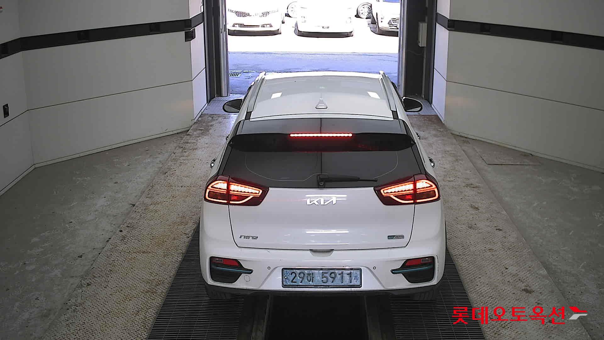 Kia Niro EV 2022 Snow White Pearl (optional) из Кореи, фото 5