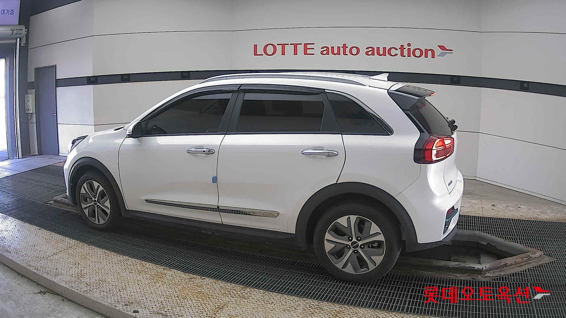 Kia Niro EV id 3816444 из Кореи 11