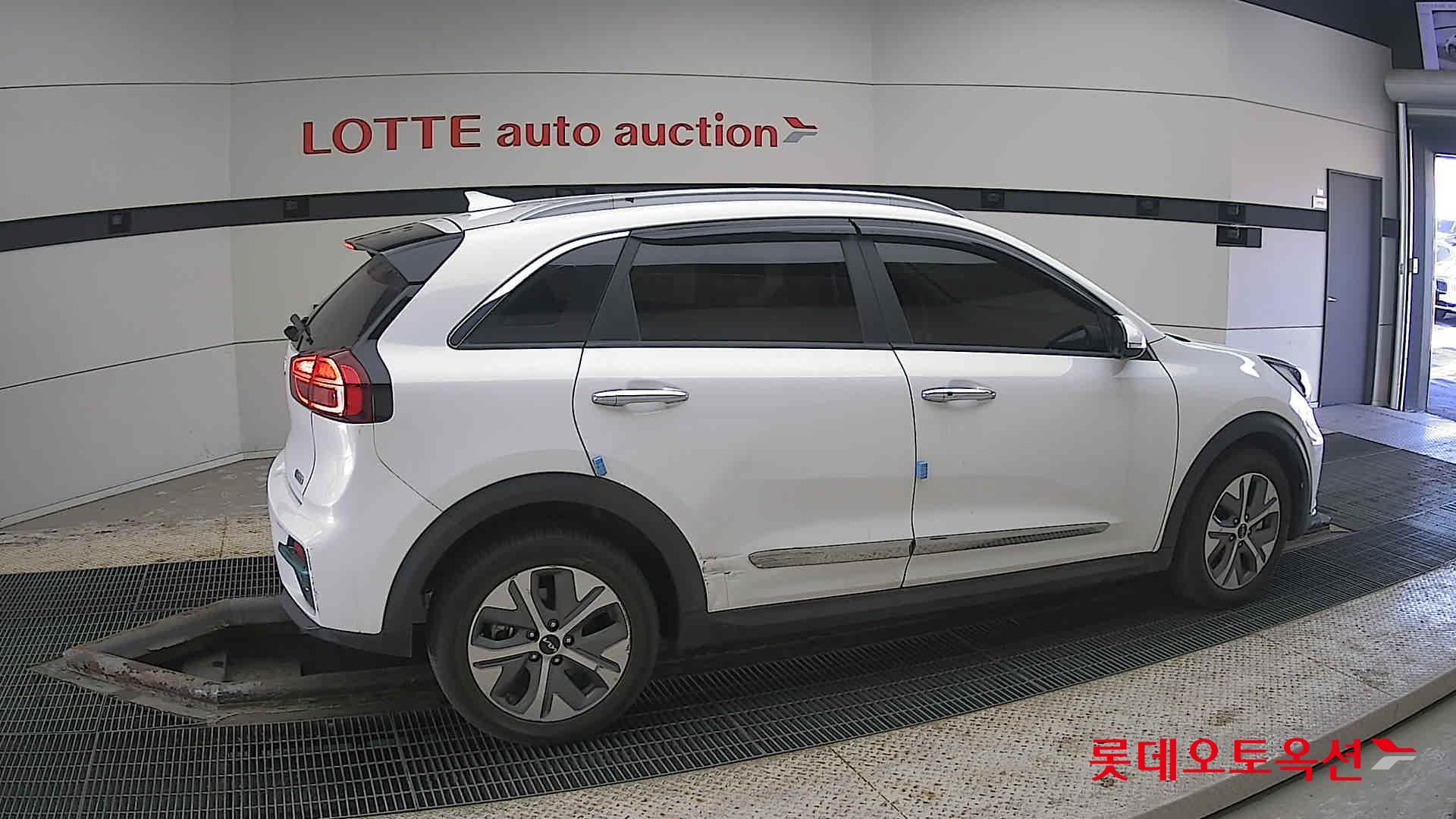 Kia Niro EV id 3816444 из Кореи 18