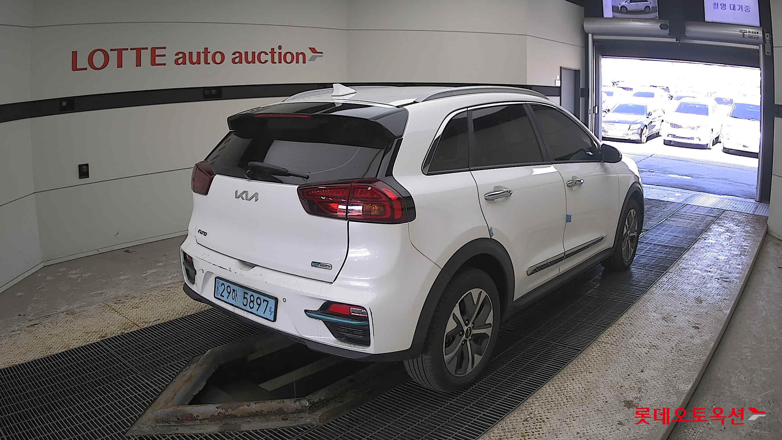 Kia Niro EV 2022 Snow White Pearl (optional) из Кореи, фото 4