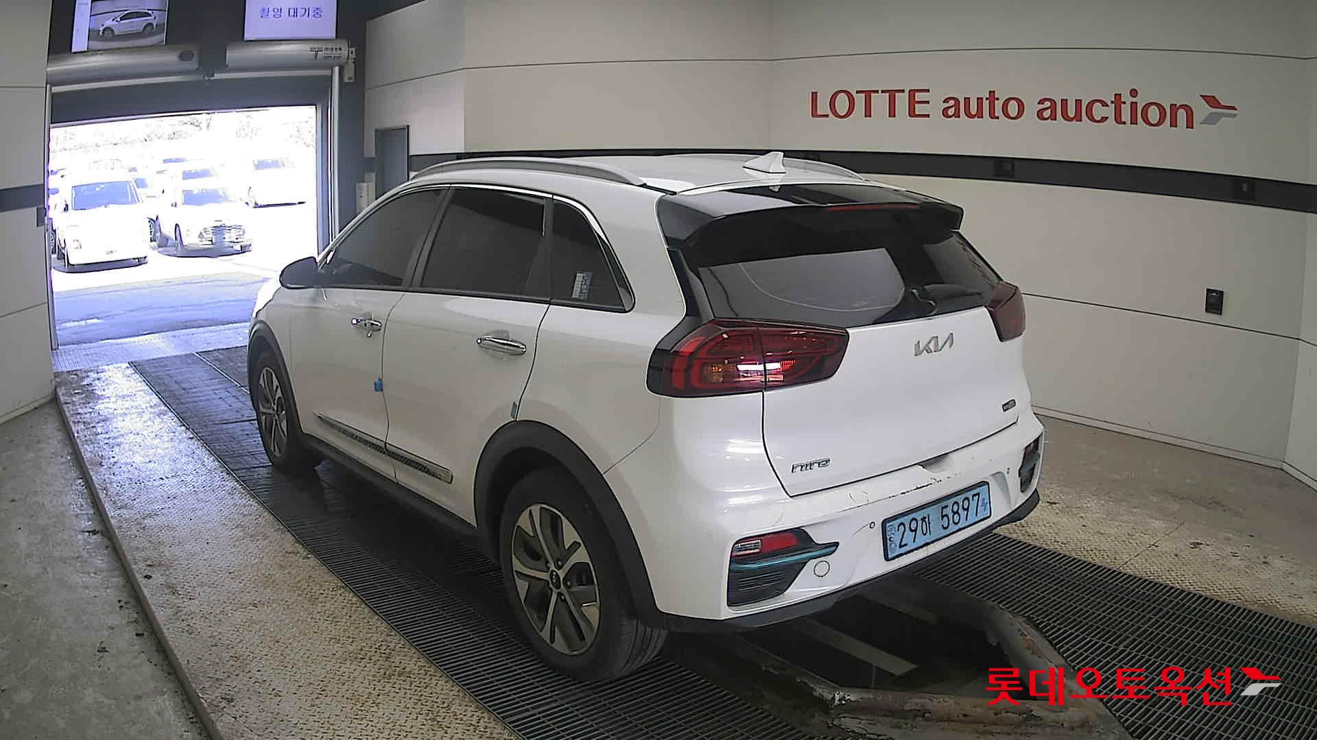 Kia Niro EV 2022 Snow White Pearl (optional) из Кореи, фото 6