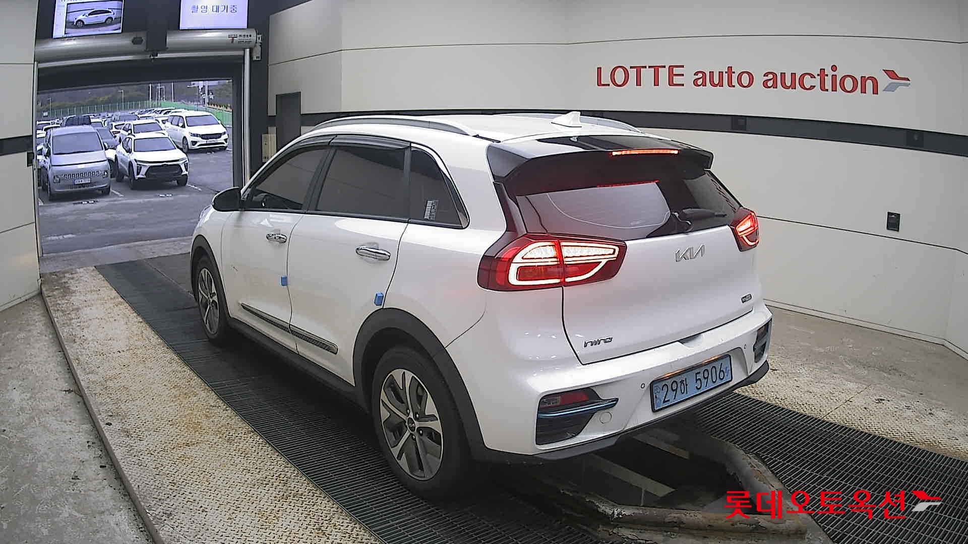 Kia Niro EV 2022 Snow White Pearl (optional) из Кореи, фото 6