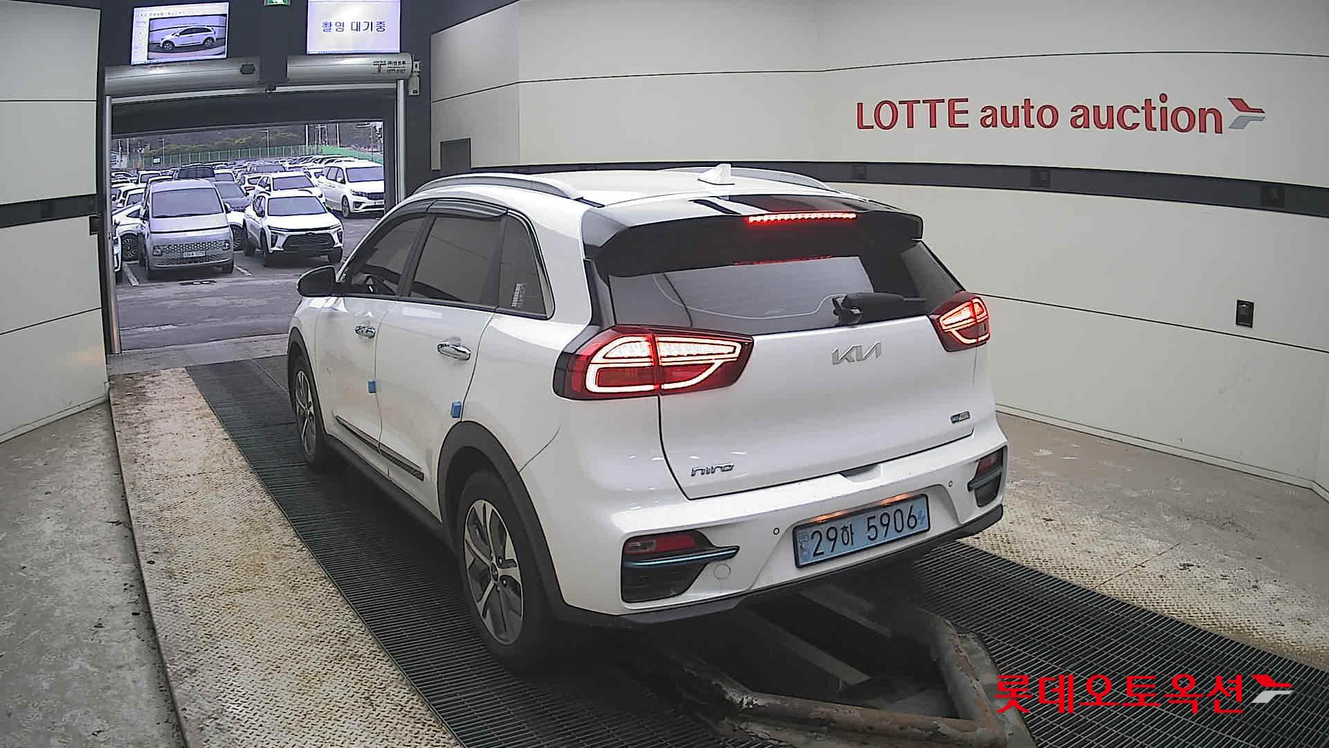 Kia Niro EV id 3816451 из Кореи 9