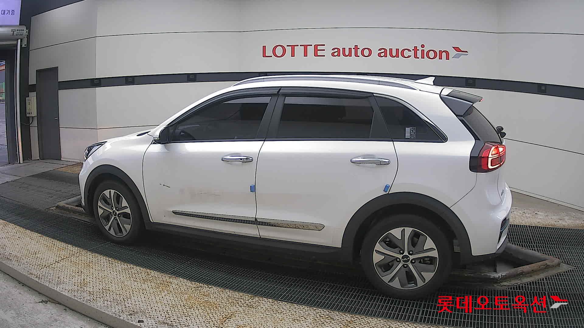 Kia Niro EV id 3816451 из Кореи 11