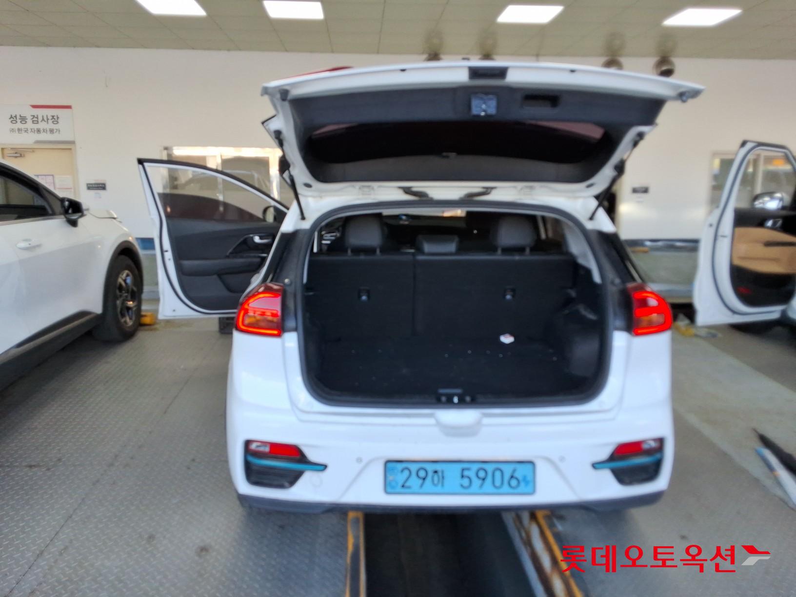 Kia Niro EV id 3816451 из Кореи 37