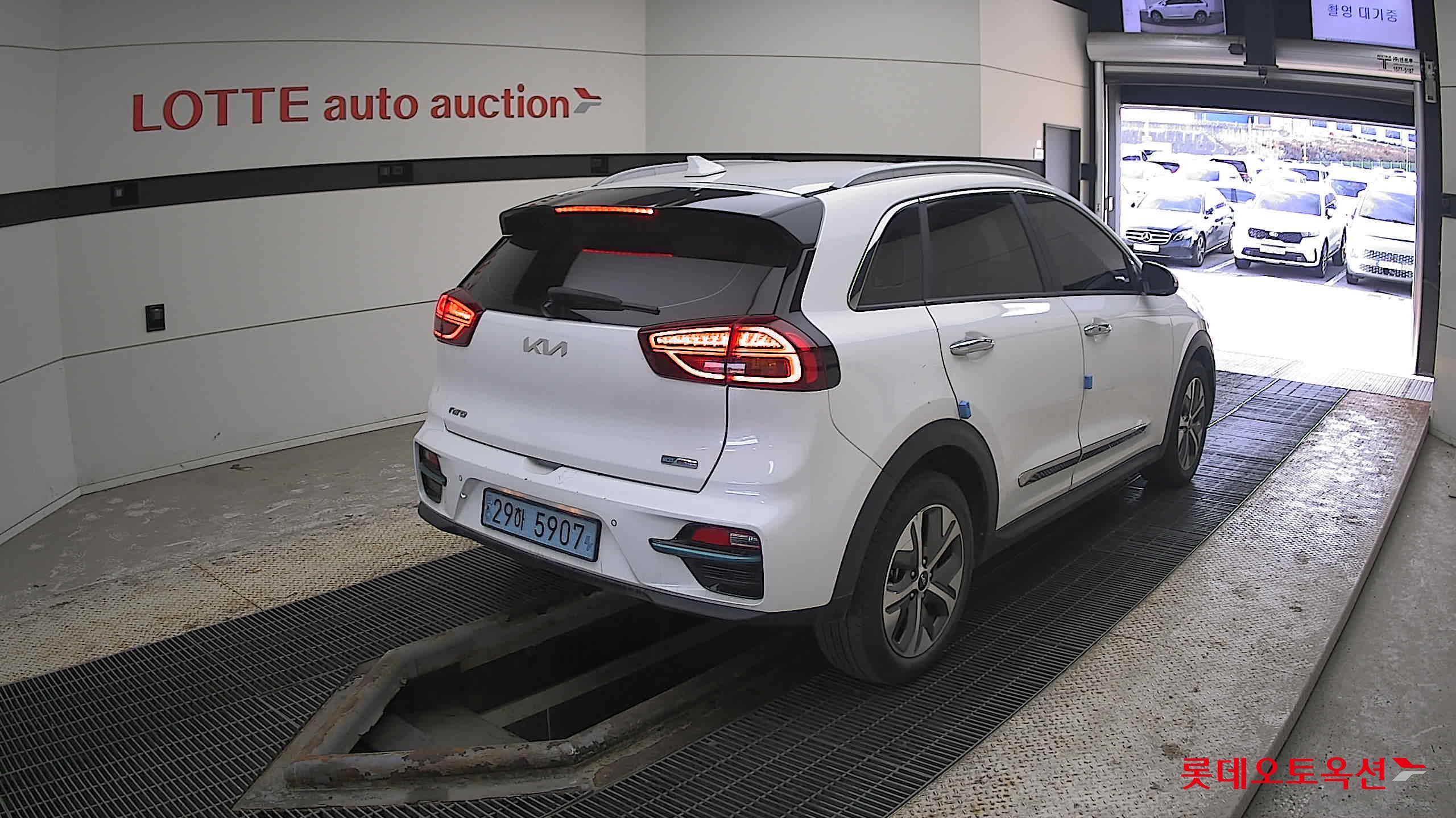 Kia Niro EV 2022 Snow White Pearl (optional) из Кореи, фото 4