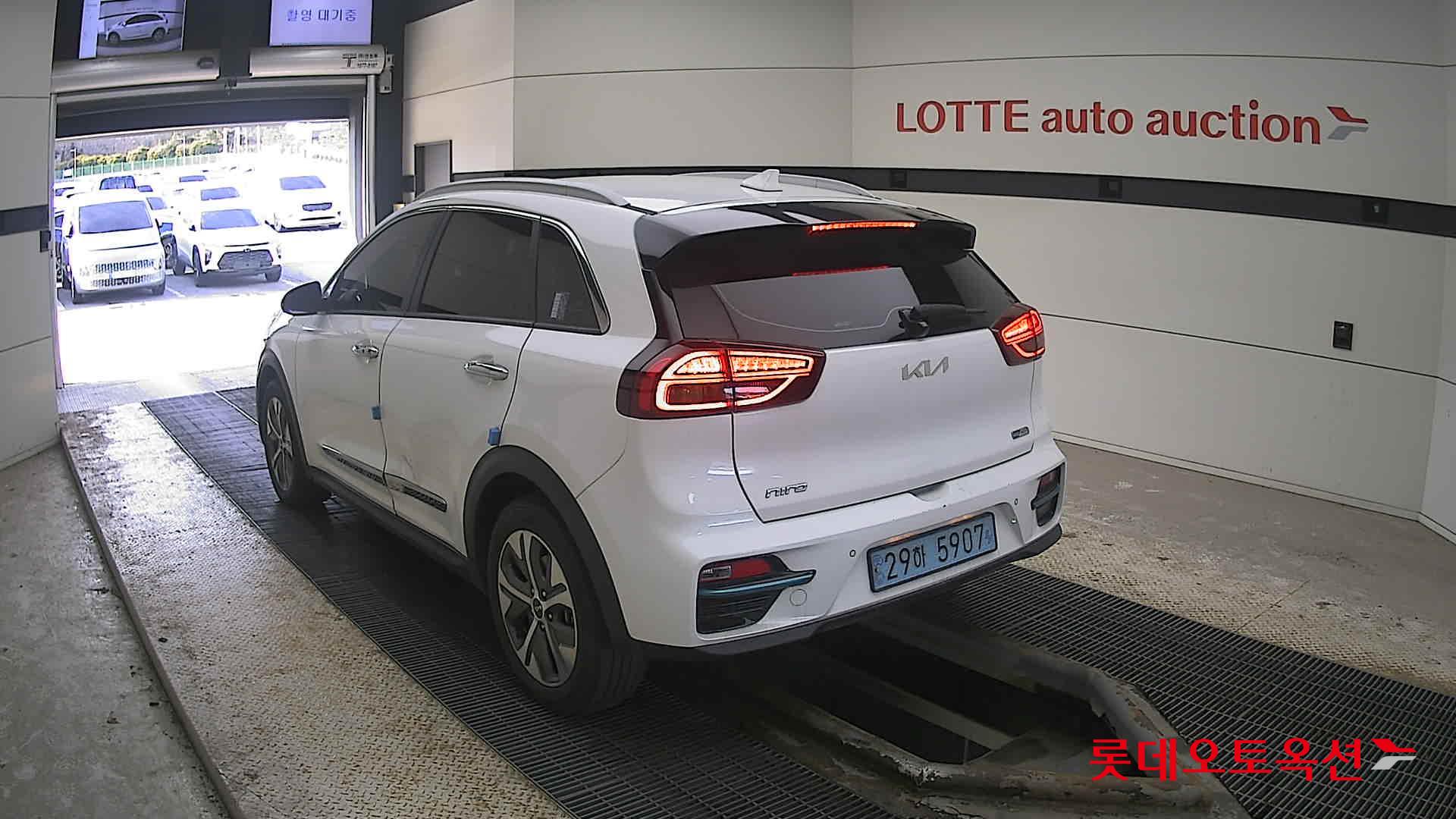 Kia Niro EV 2022 Snow White Pearl (optional) из Кореи, фото 6