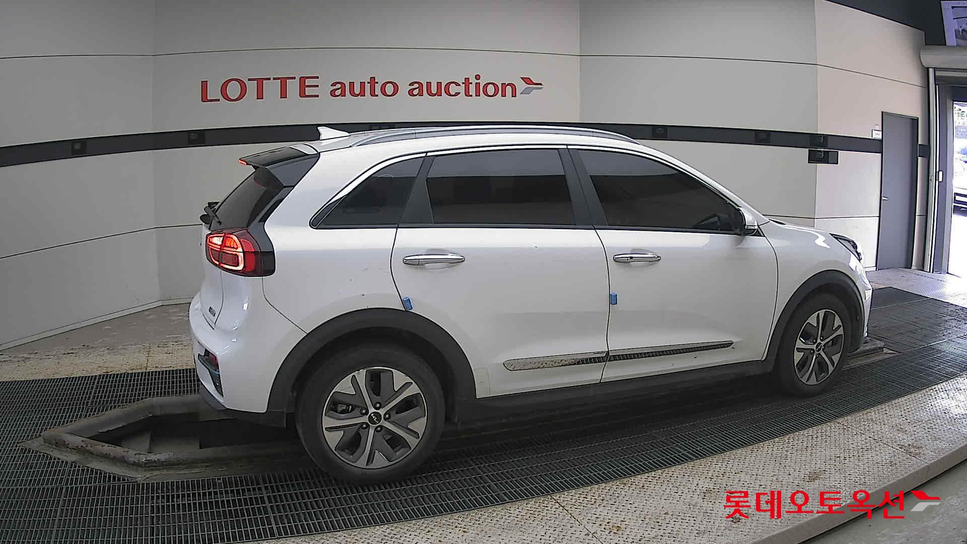 Kia Niro EV id 3816450 из Кореи 18