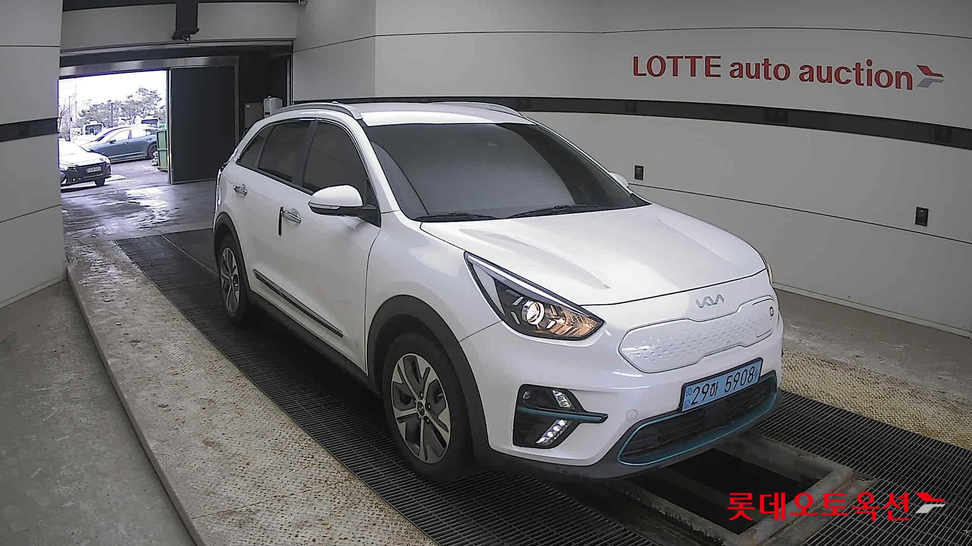 Kia Niro EV 2022 Snow White Pearl (optional) из Кореи, фото 2