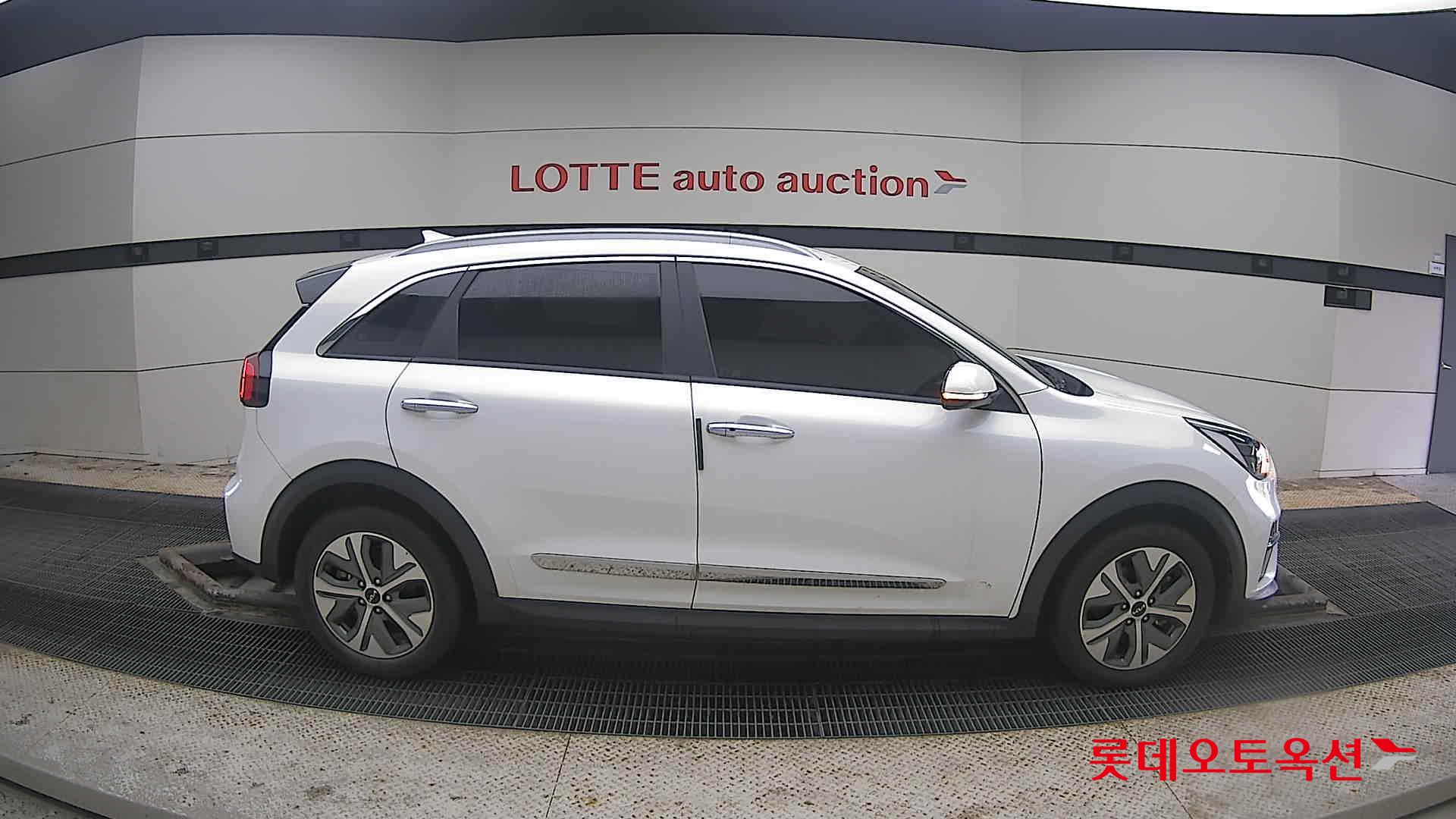 Kia Niro EV 2022 Snow White Pearl (optional) из Кореи, фото 3
