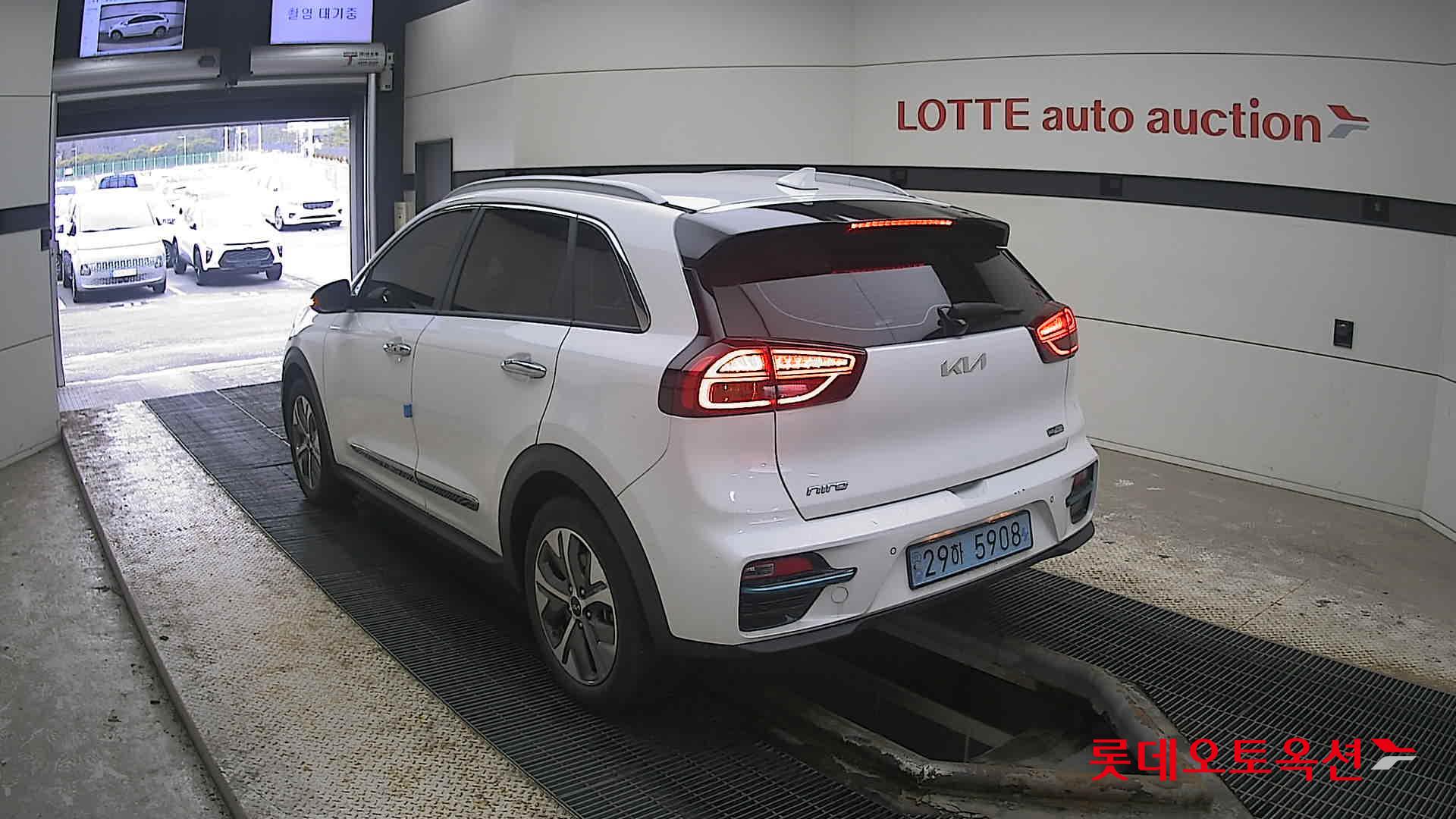 Kia Niro EV 2022 Snow White Pearl (optional) из Кореи, фото 6