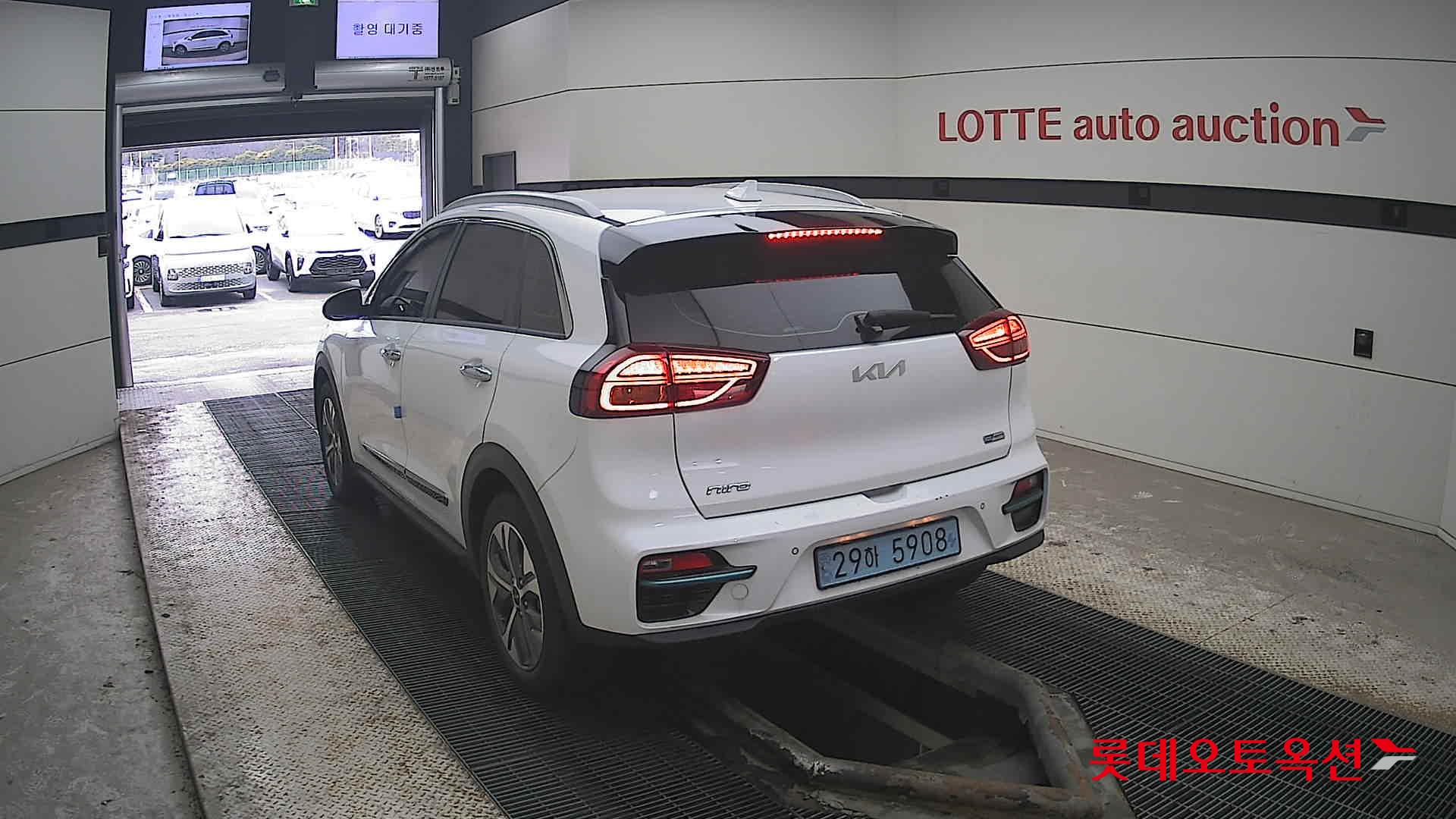 Kia Niro EV id 3809926 из Кореи 9