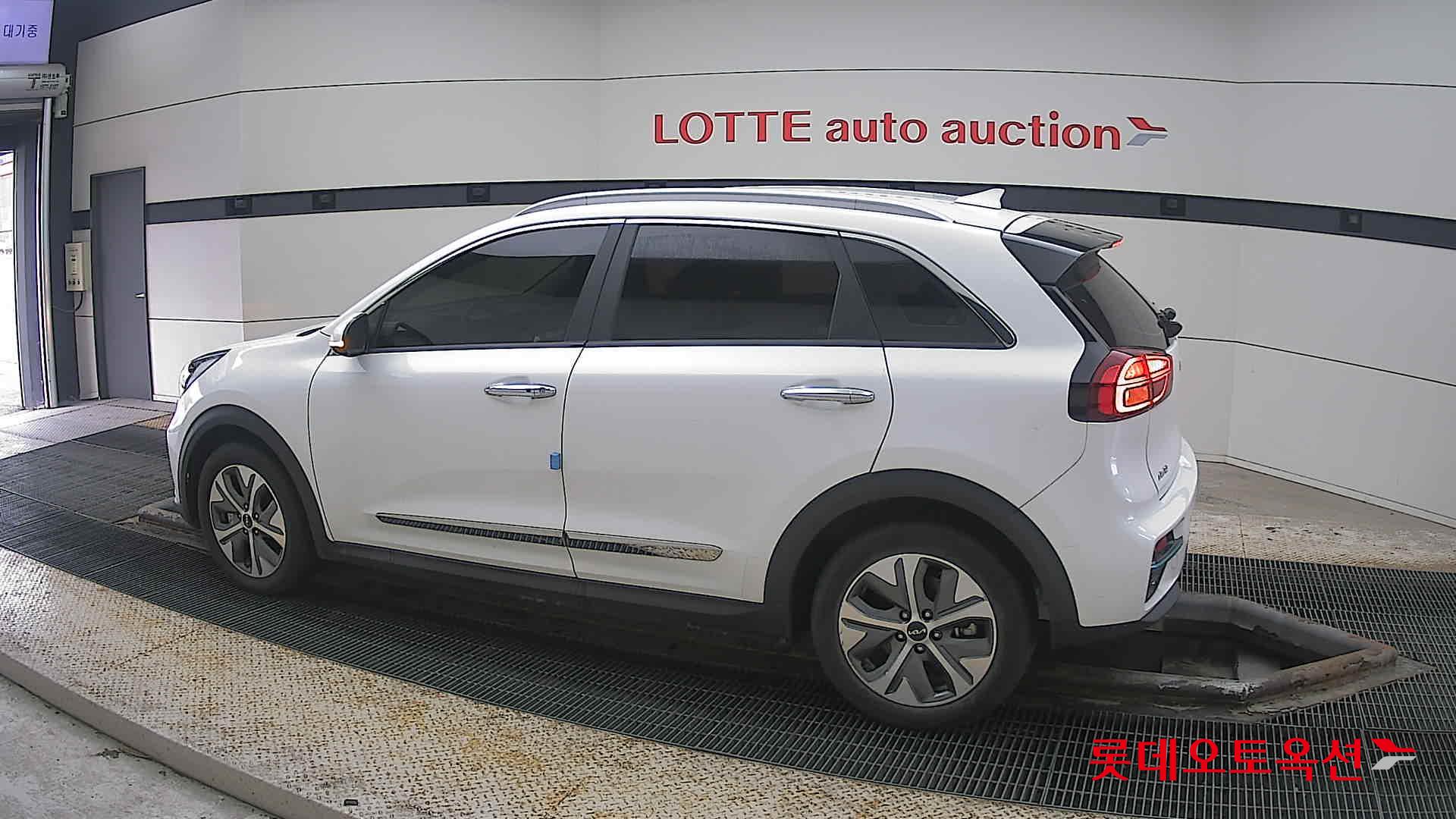 Kia Niro EV id 3809926 из Кореи 11