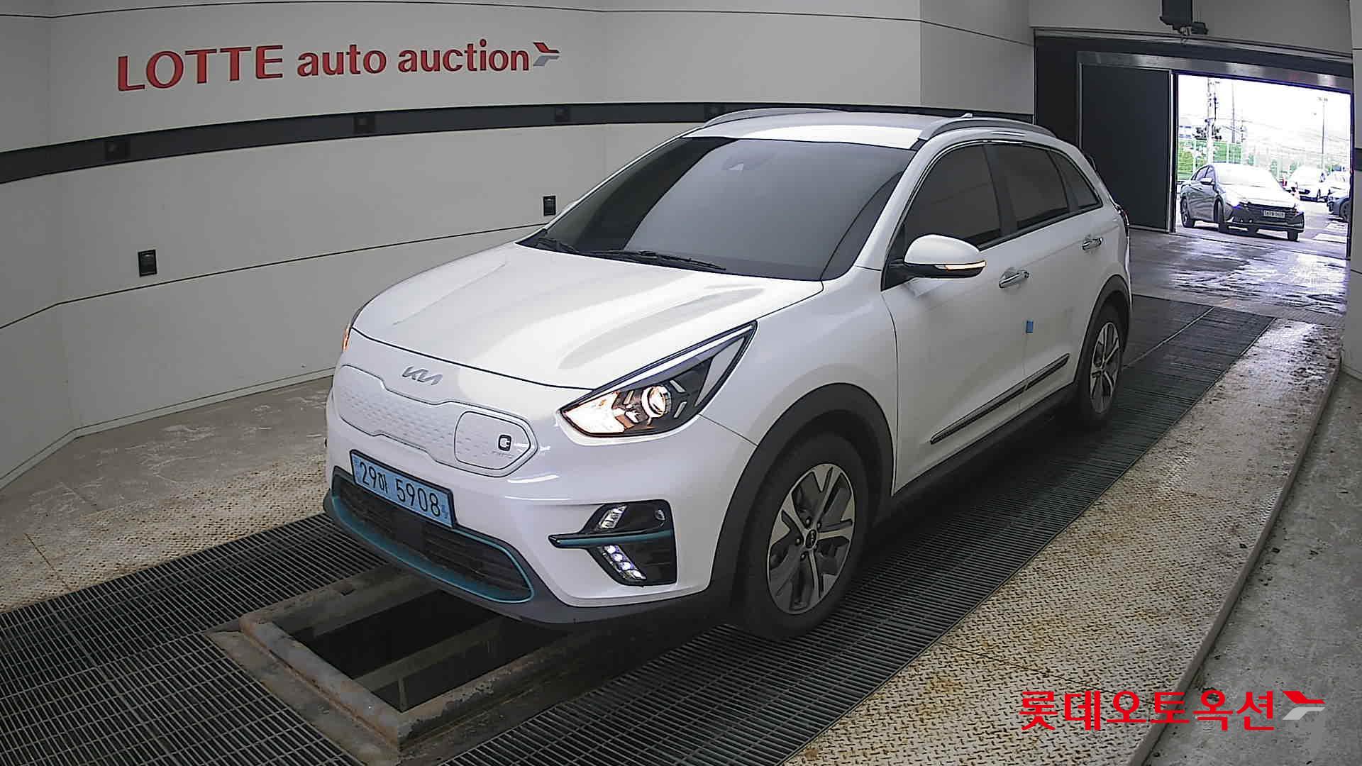 Kia Niro EV id 3809926 из Кореи 14