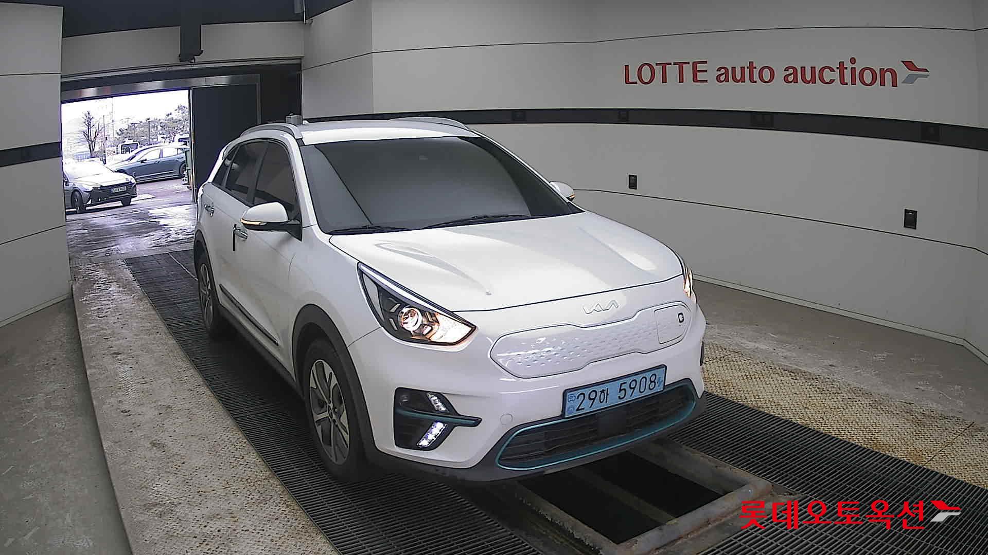 Kia Niro EV id 3809926 из Кореи 15