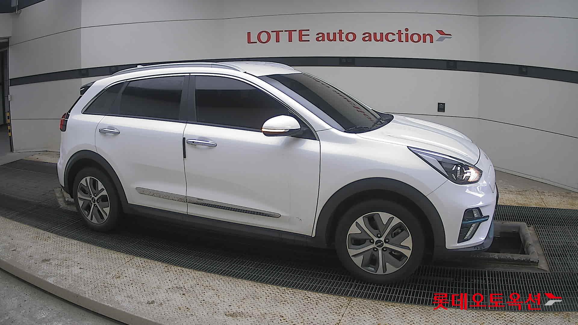 Kia Niro EV id 3809926 из Кореи 17