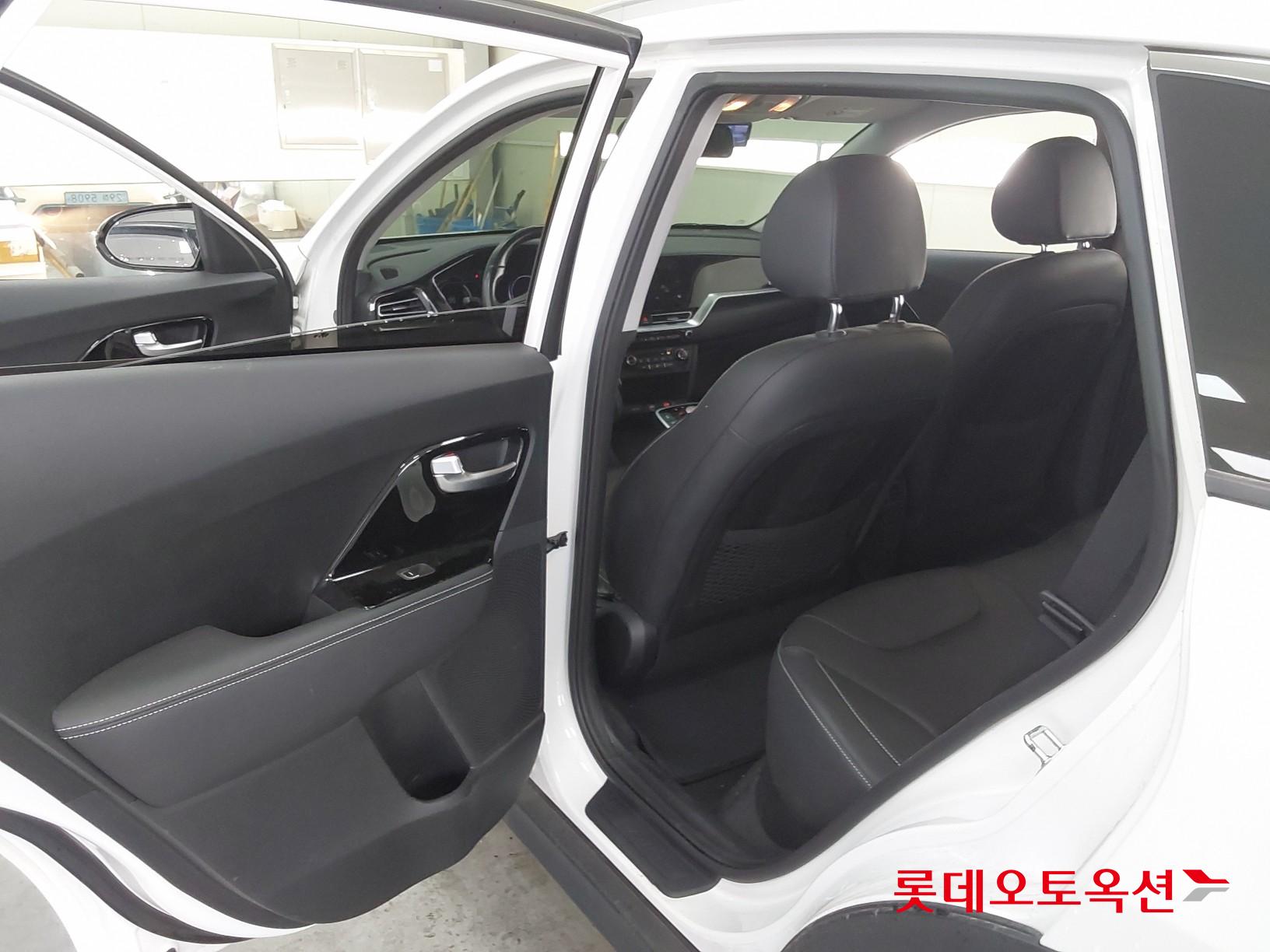 Kia Niro EV id 3809926 из Кореи 36