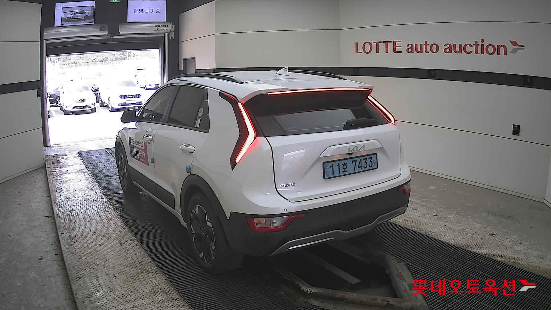 كيا نيرو 2023 - صورة 16