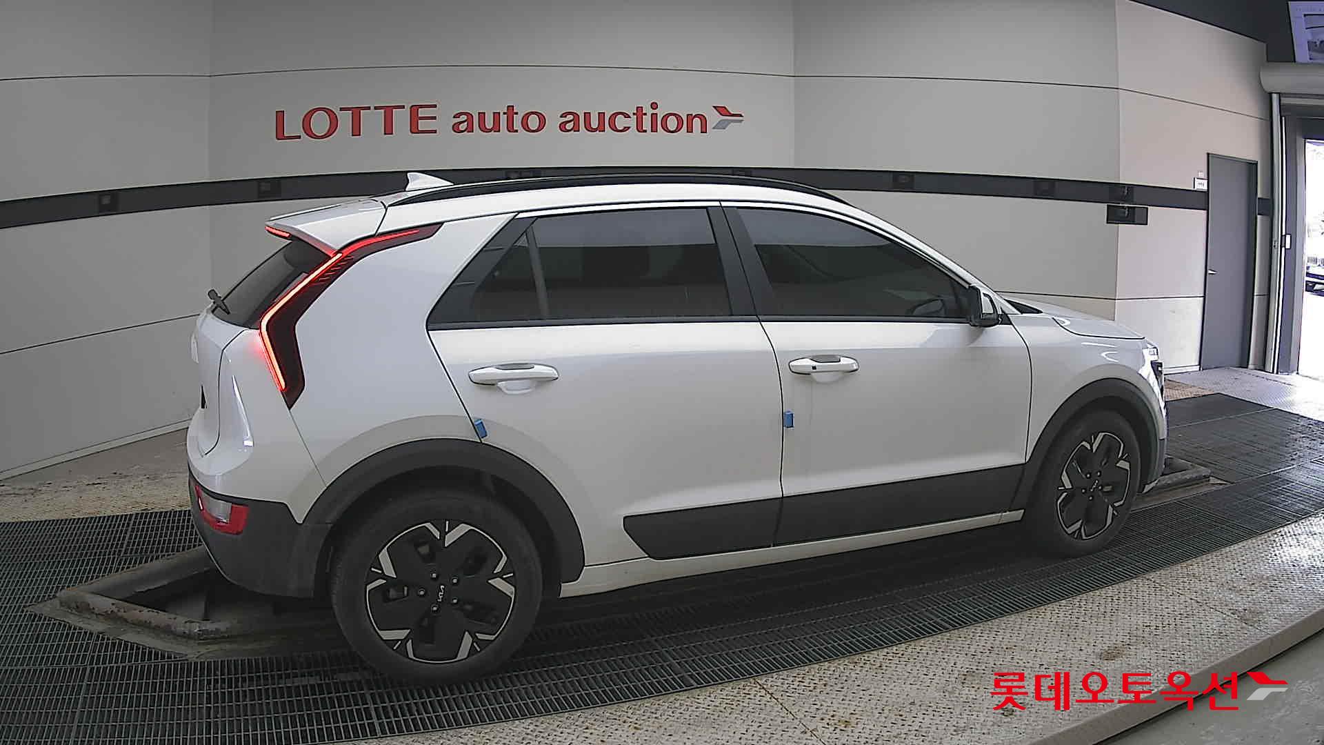 كيا نيرو 2023 - صورة 20