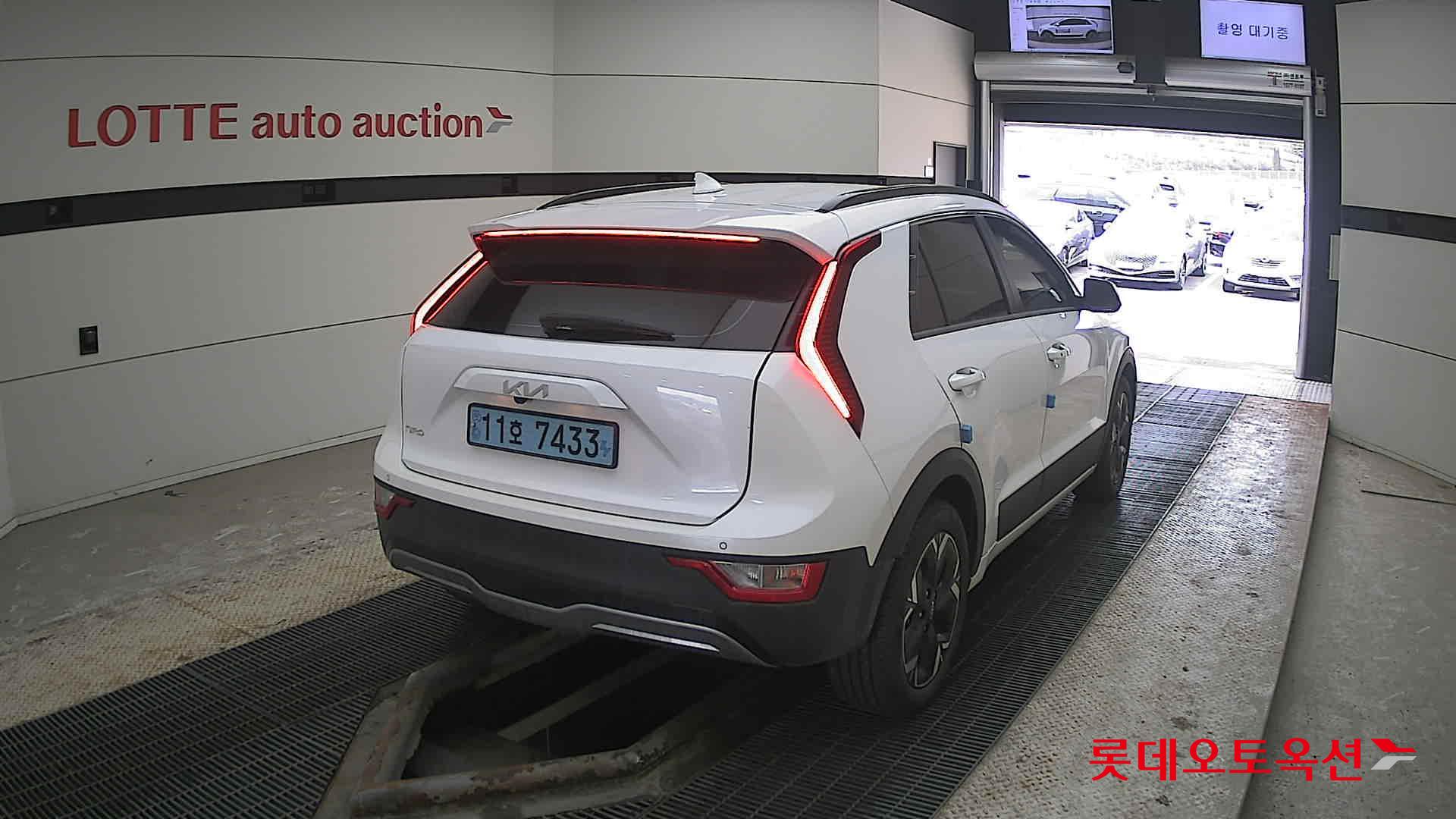 كيا نيرو 2023 - صورة 18