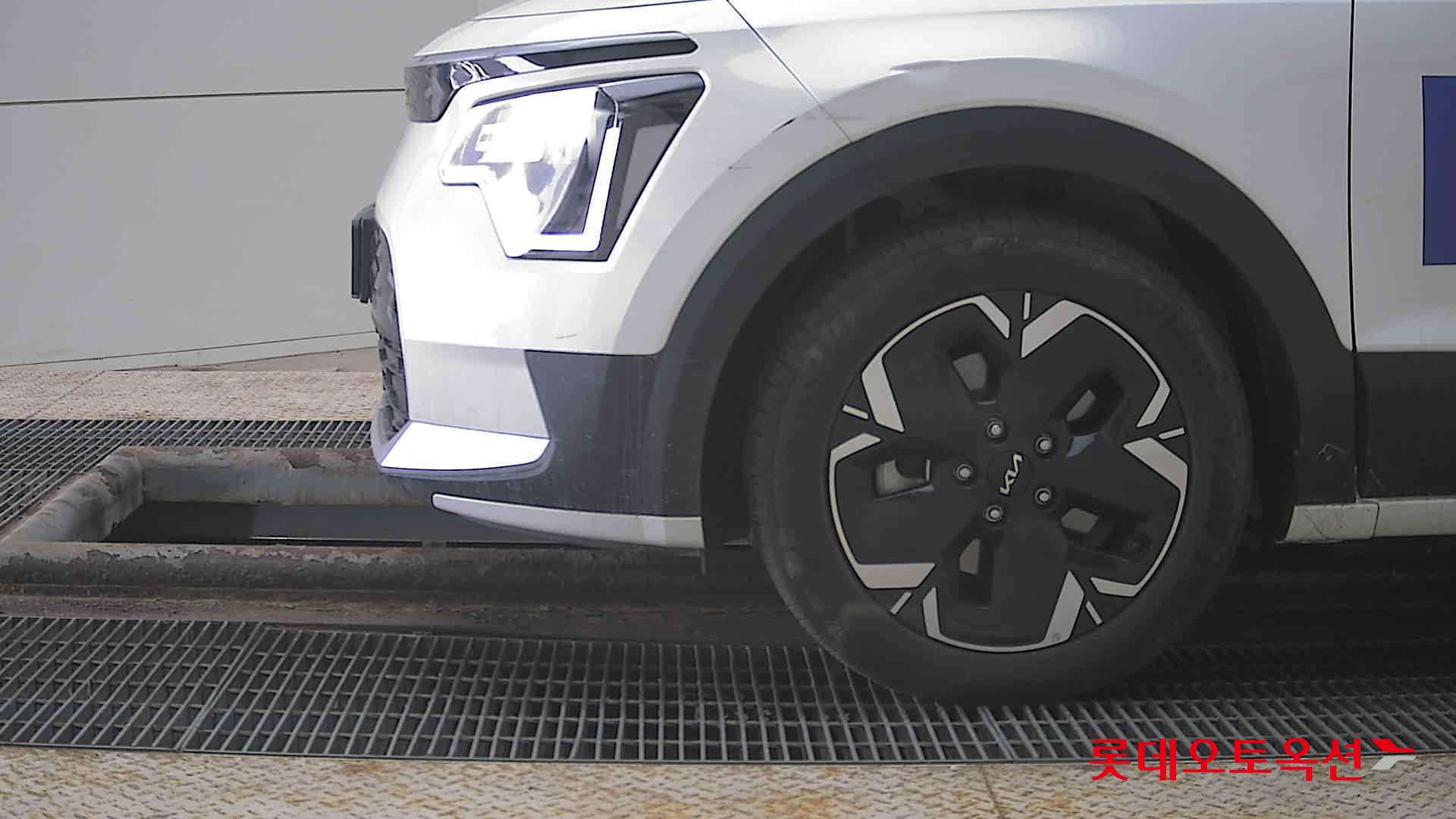 كيا نيرو 2023 - صورة 25