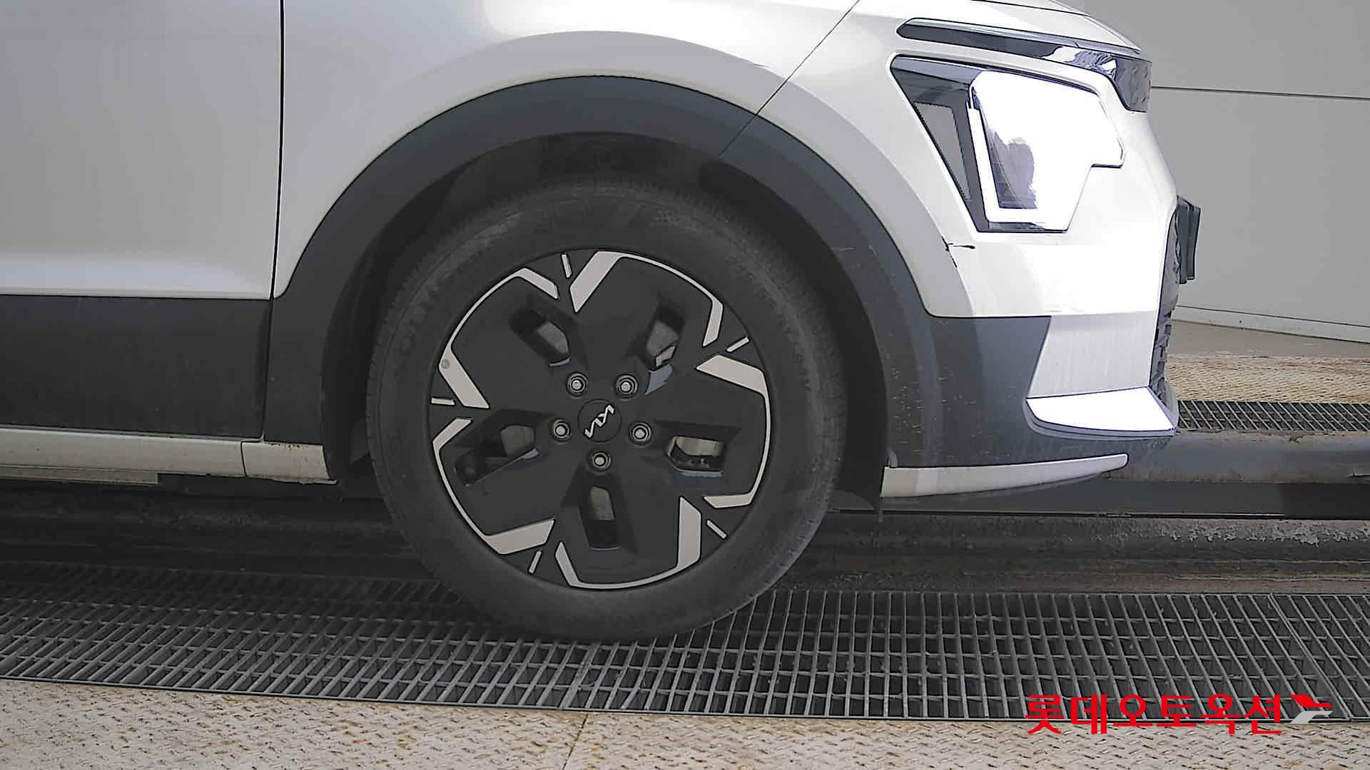 كيا نيرو 2023 - صورة 27