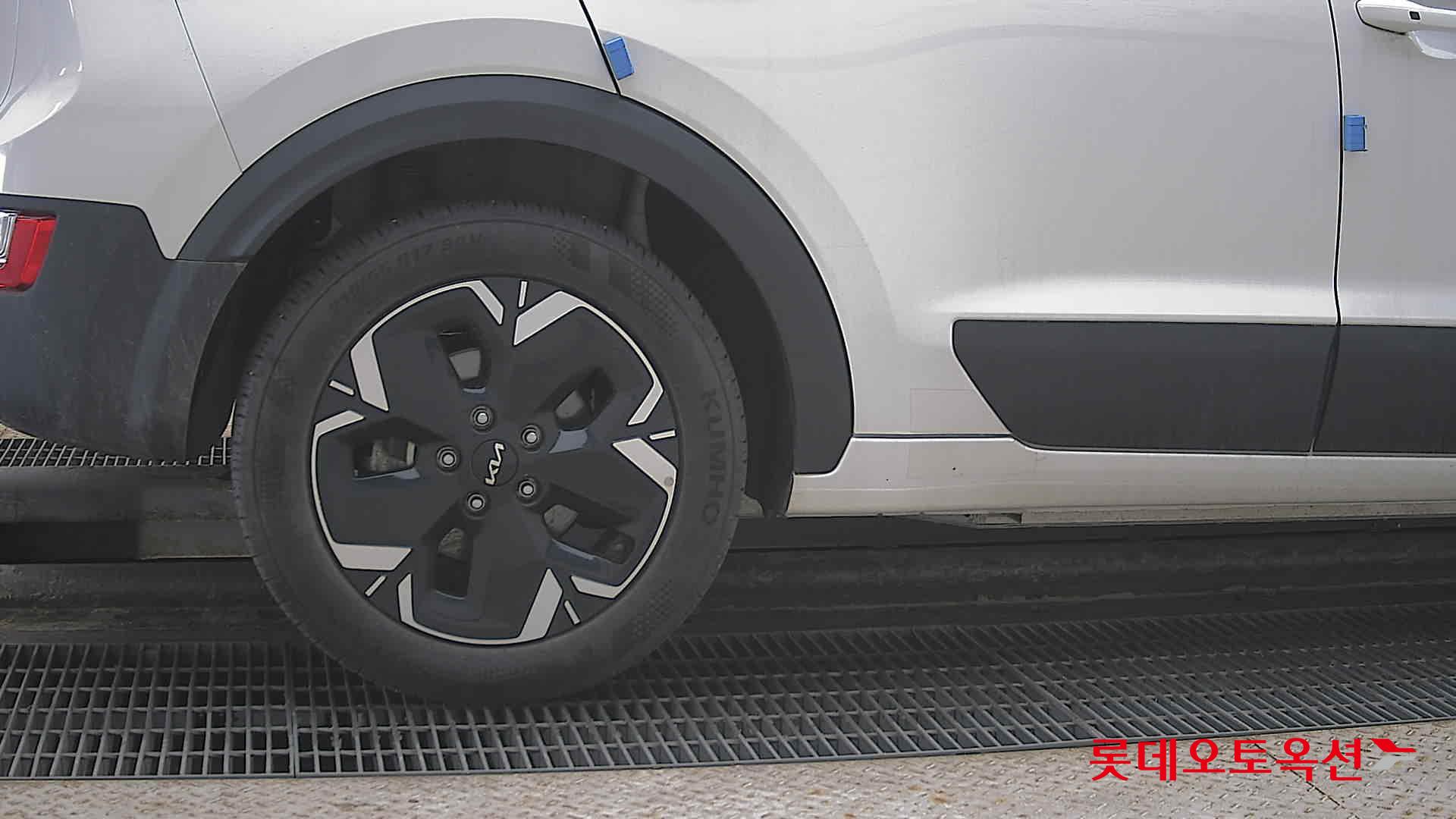 كيا نيرو 2023 - صورة 28