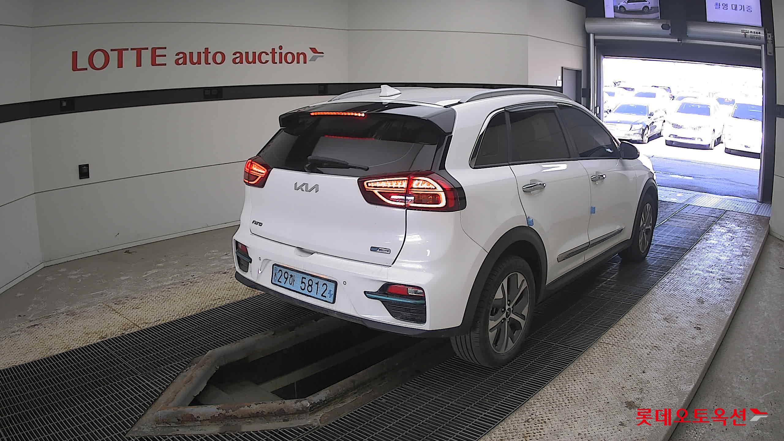 Kia Niro EV 2022 Snow White Pearl (optional) из Кореи, фото 4