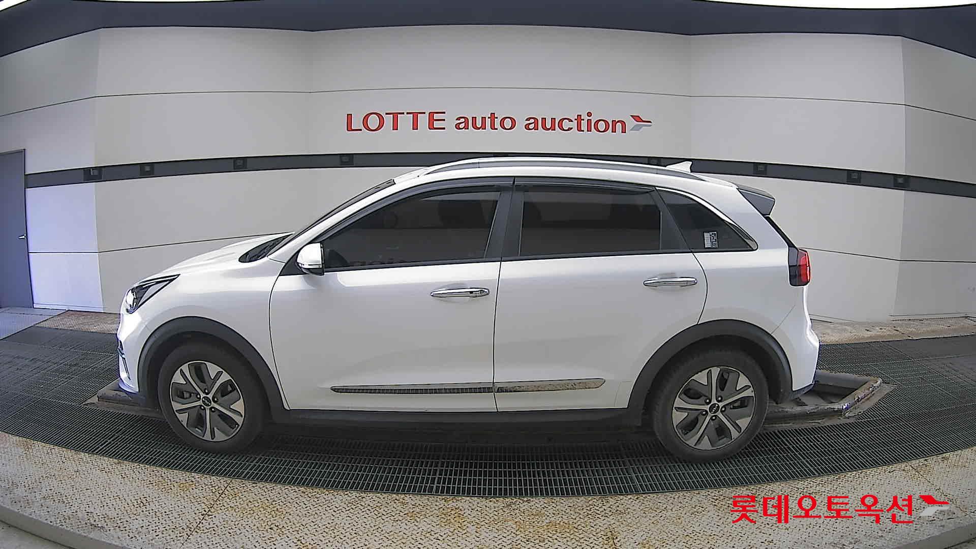 Kia Niro EV id 3816383 из Кореи 7
