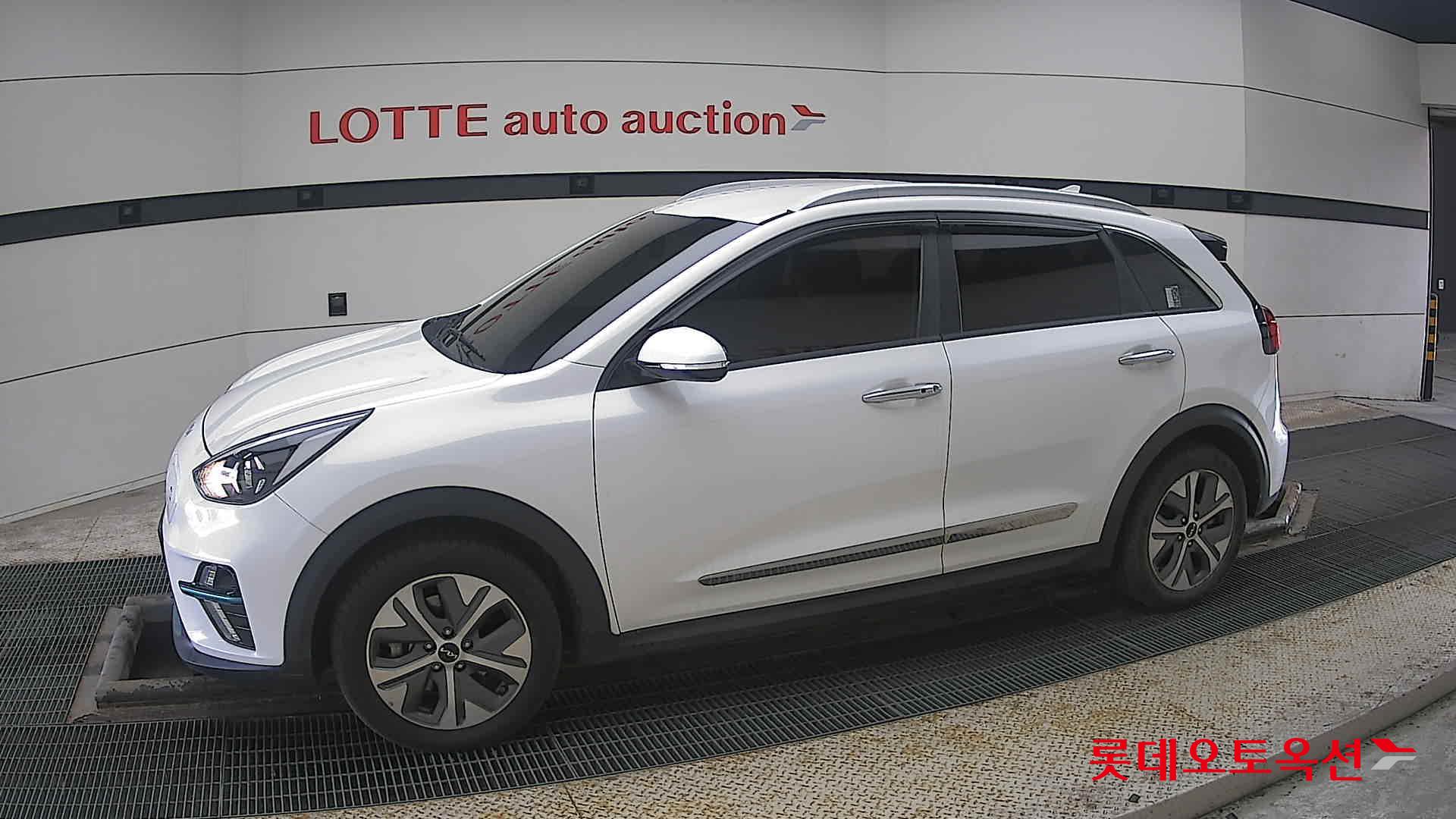 Kia Niro EV id 3816383 из Кореи 12