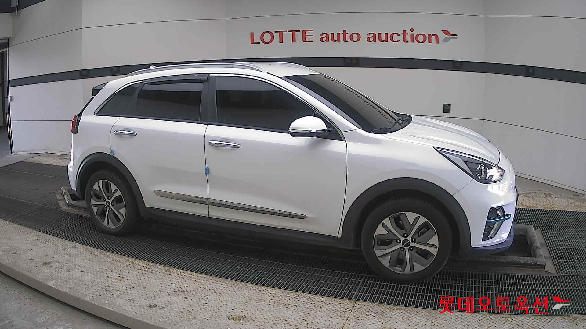 Kia Niro EV id 3816383 из Кореи 17