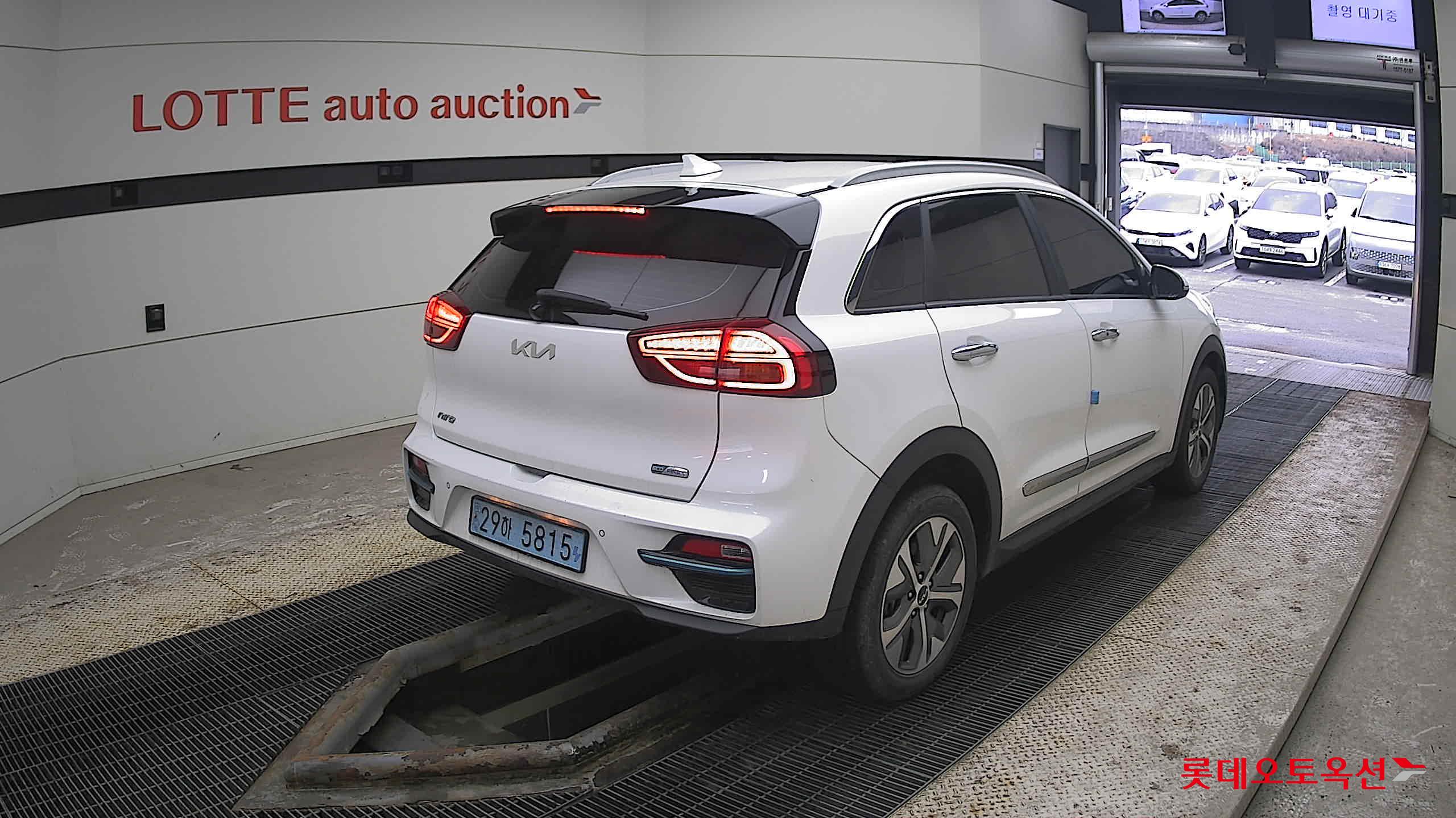 Kia Niro EV 2022 Snow White Pearl (optional) из Кореи, фото 4