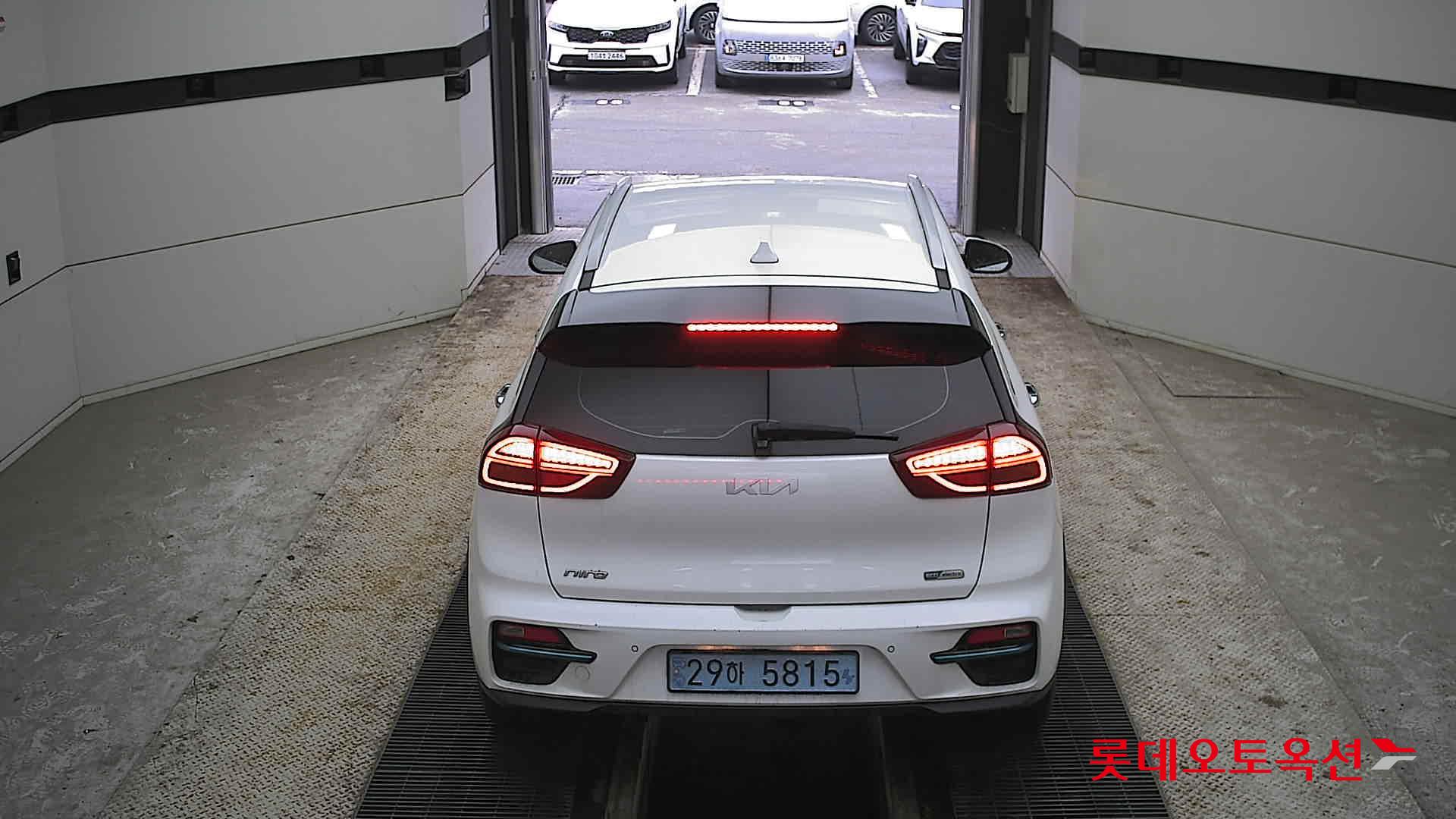 Kia Niro EV 2022 Snow White Pearl (optional) из Кореи, фото 5