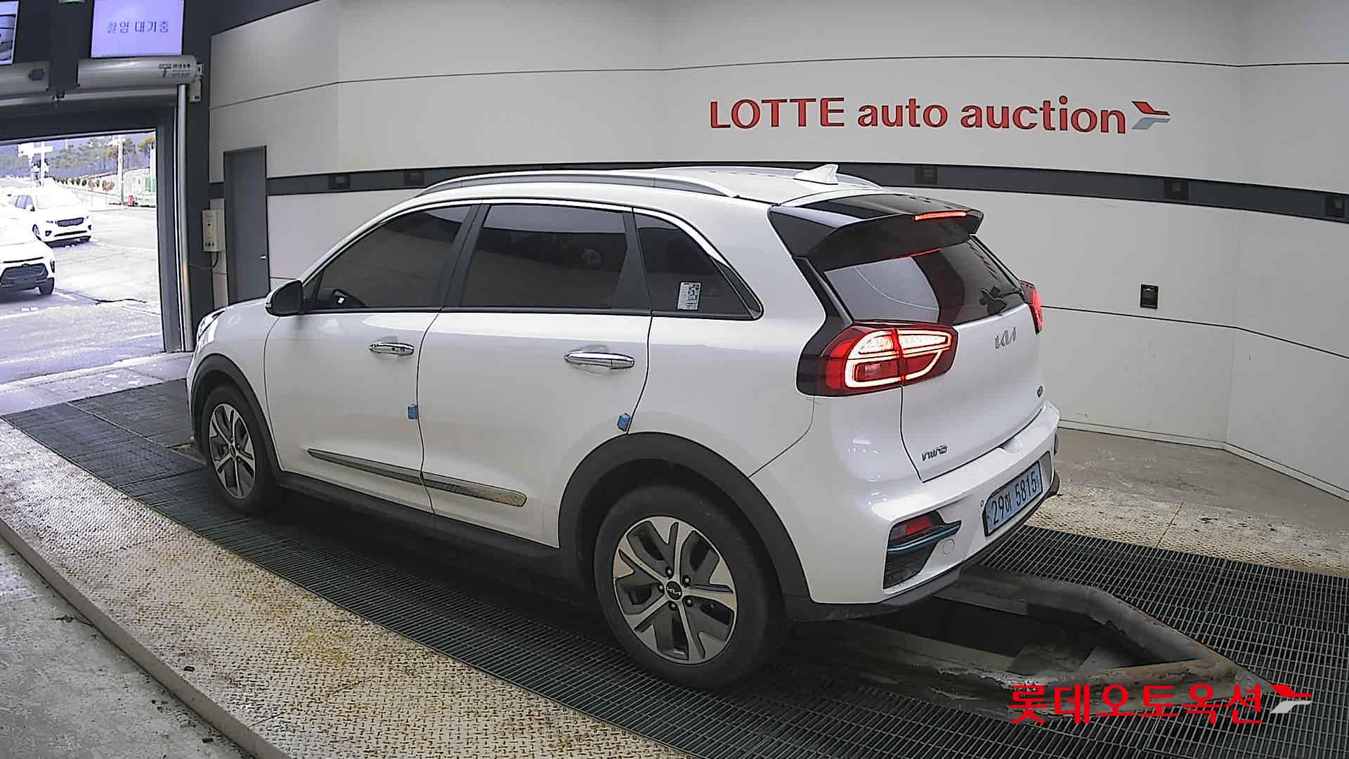 Kia Niro EV id 3809983 из Кореи 10