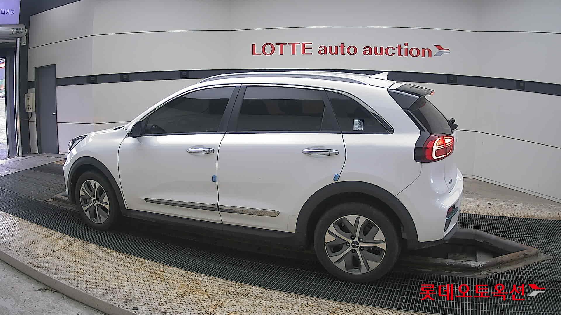 Kia Niro EV id 3809983 из Кореи 11