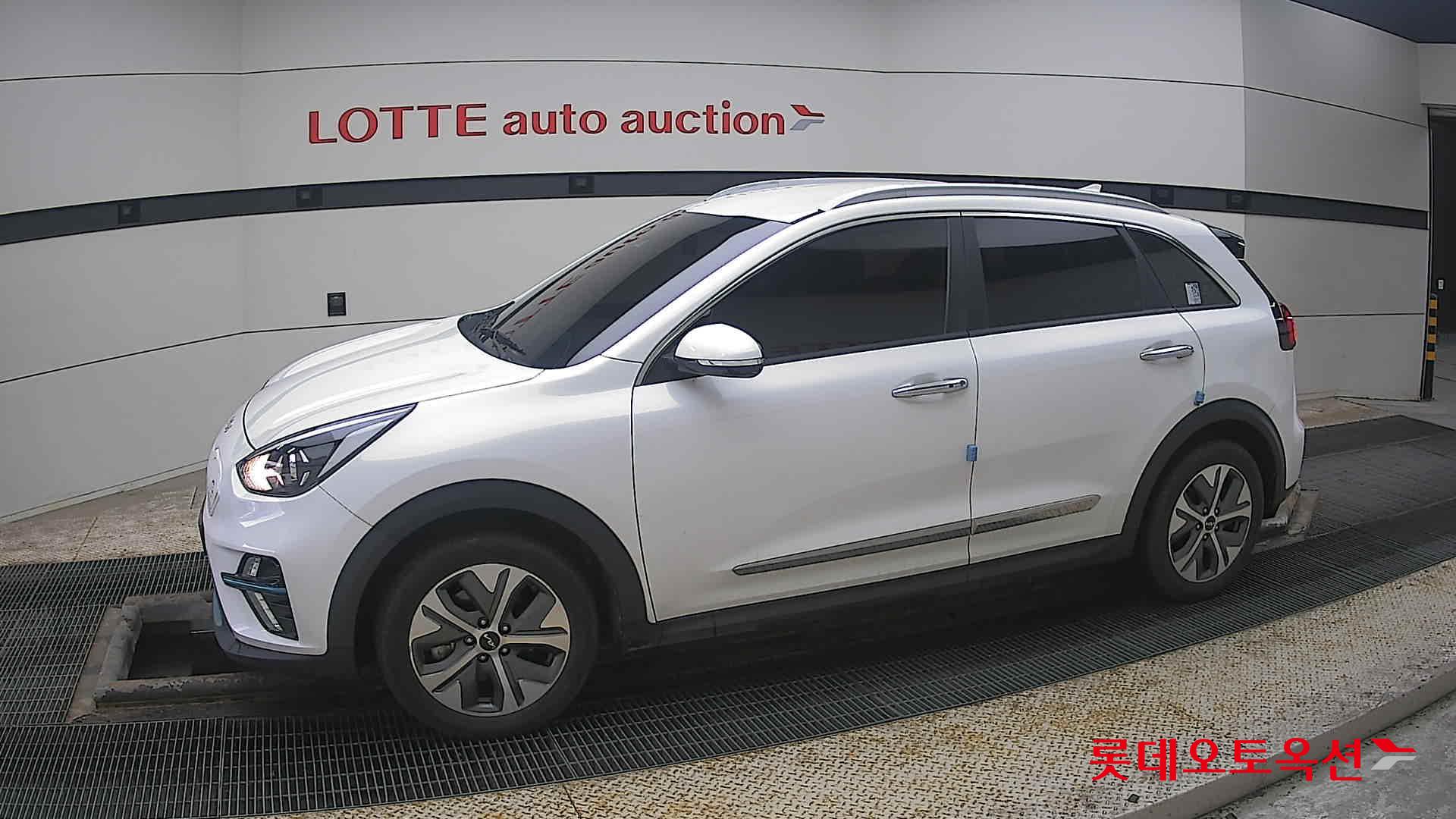 Kia Niro EV id 3809983 из Кореи 12