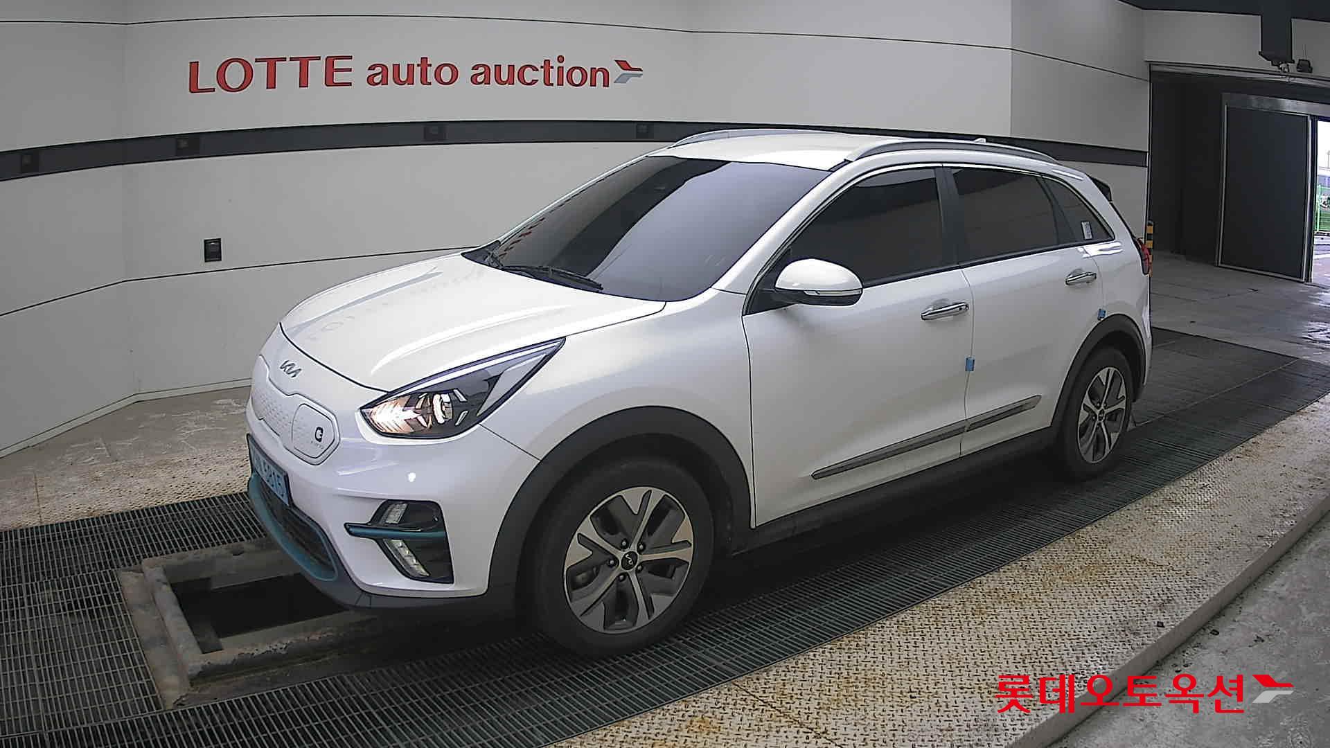 Kia Niro EV id 3809983 из Кореи 13
