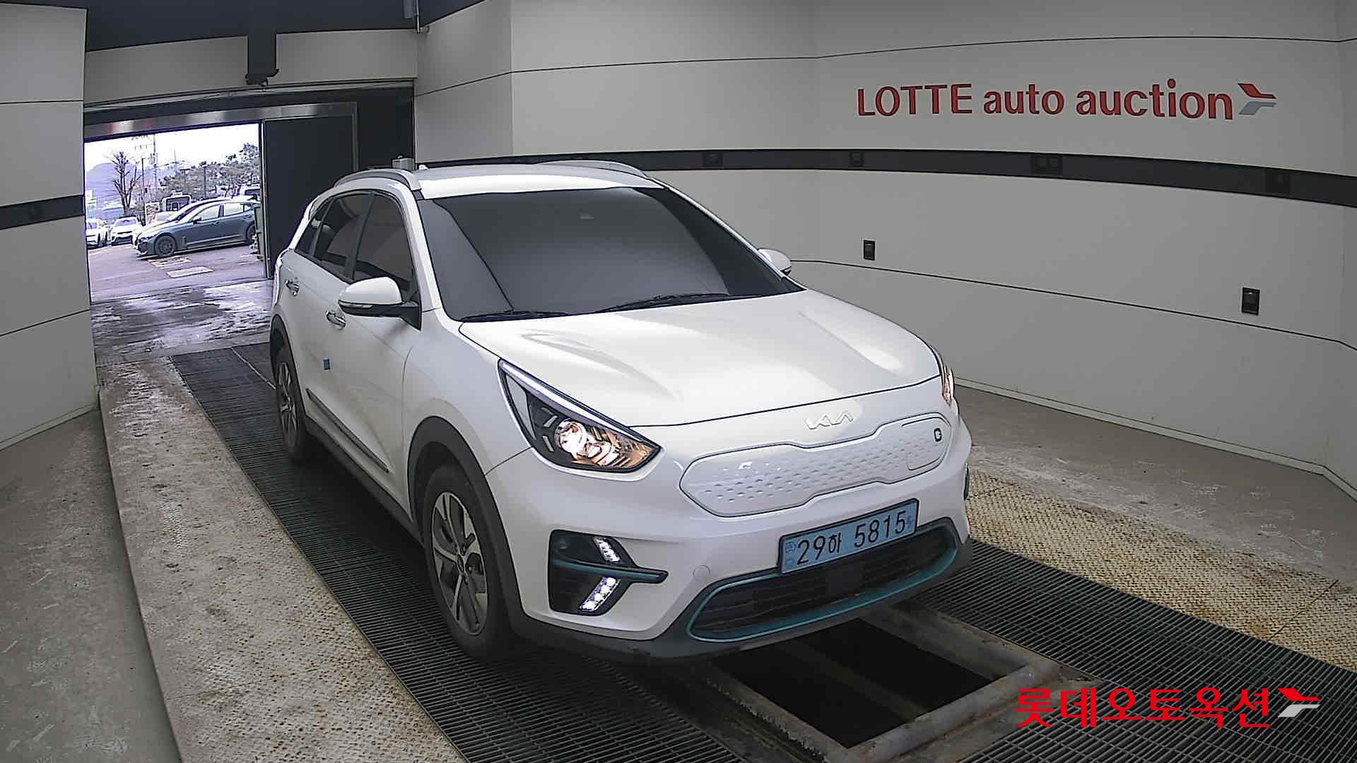 Kia Niro EV id 3809983 из Кореи 15
