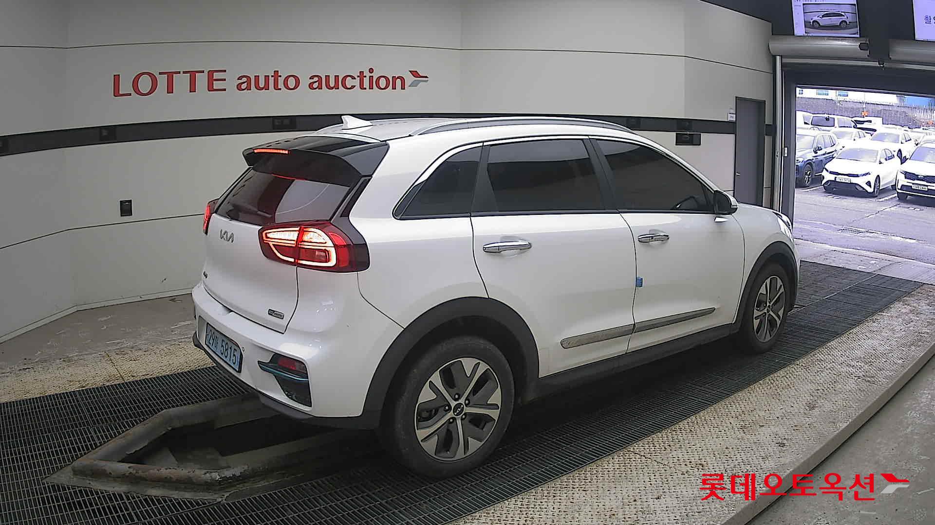 Kia Niro EV id 3809983 из Кореи 19
