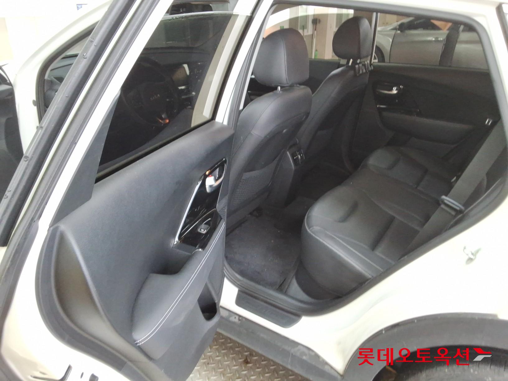 Kia Niro EV id 3809983 из Кореи 36