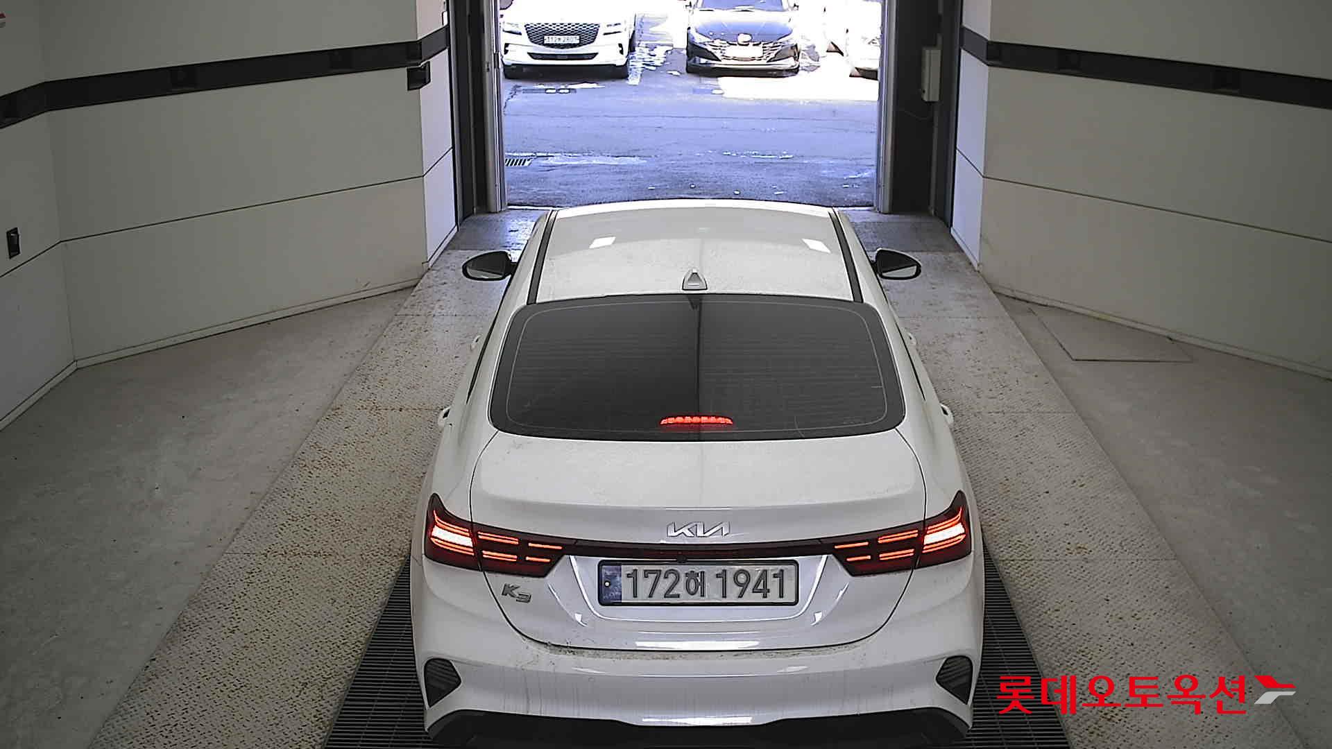 Kia K3 2022 Snow White Pearl из Кореи, фото 5