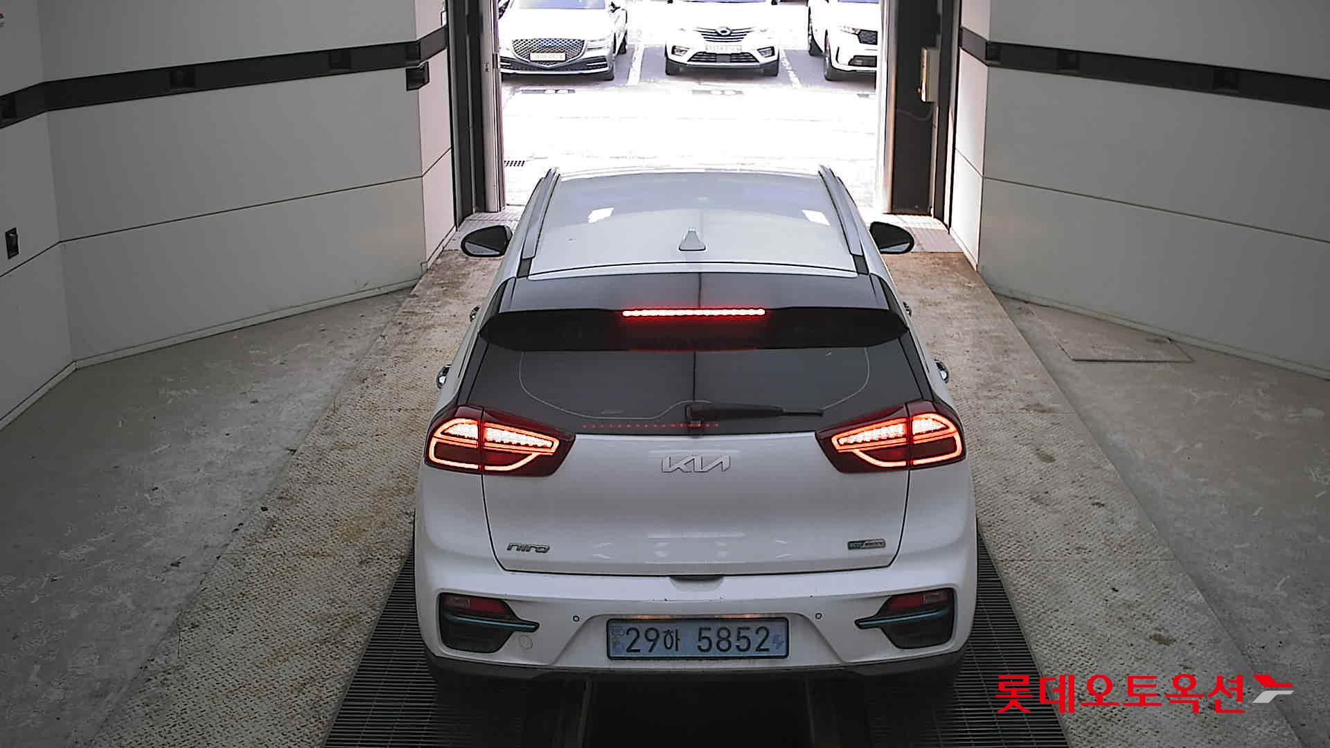 كيا نيرو 2022 - صورة 17