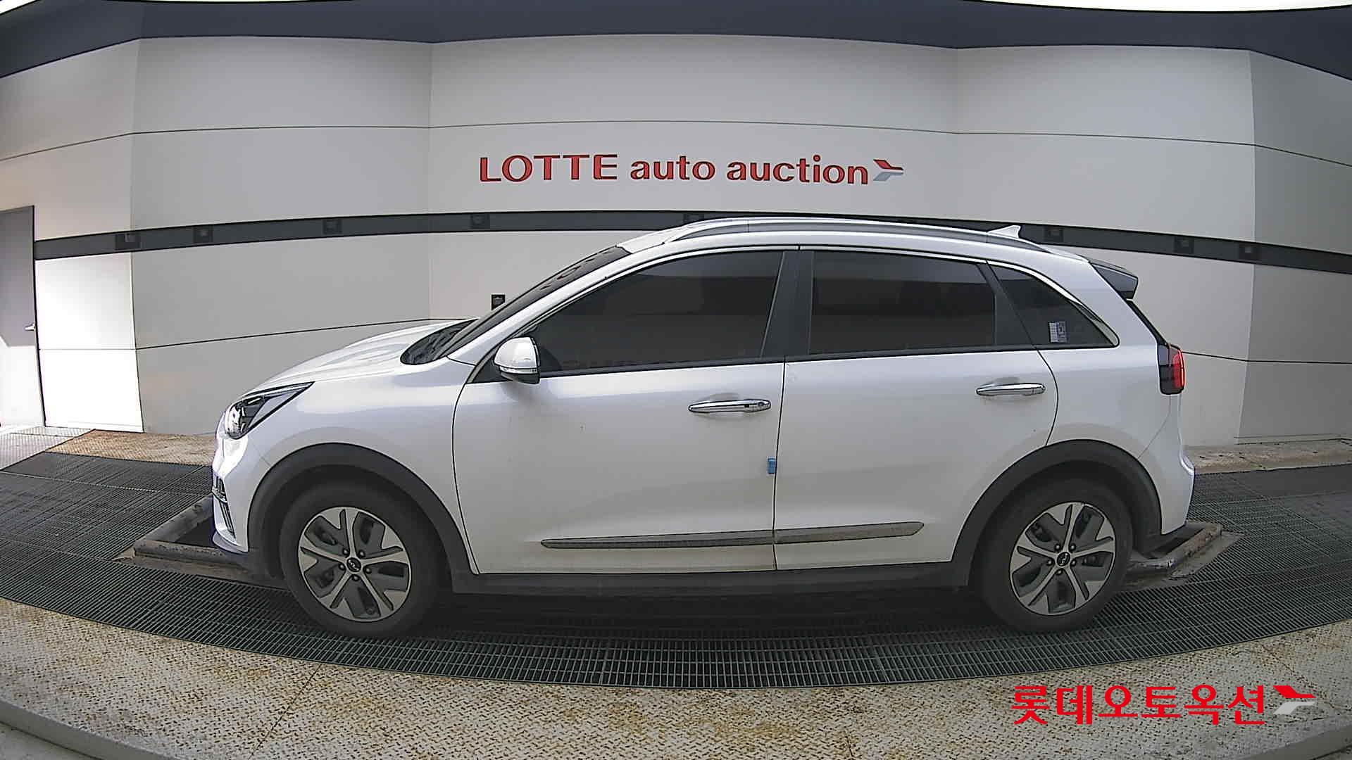 كيا نيرو 2022 - صورة 13