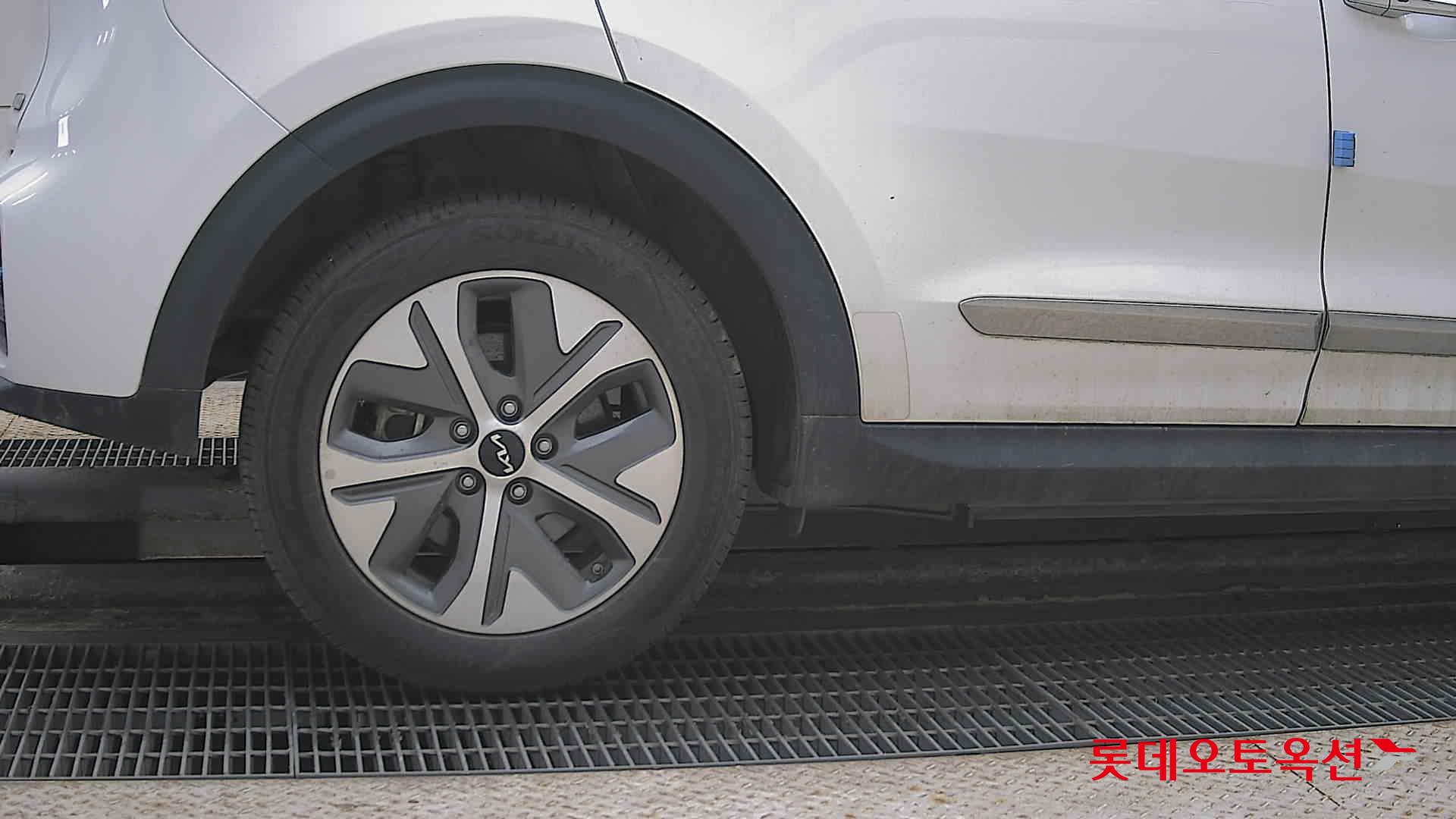 كيا نيرو 2022 - صورة 28