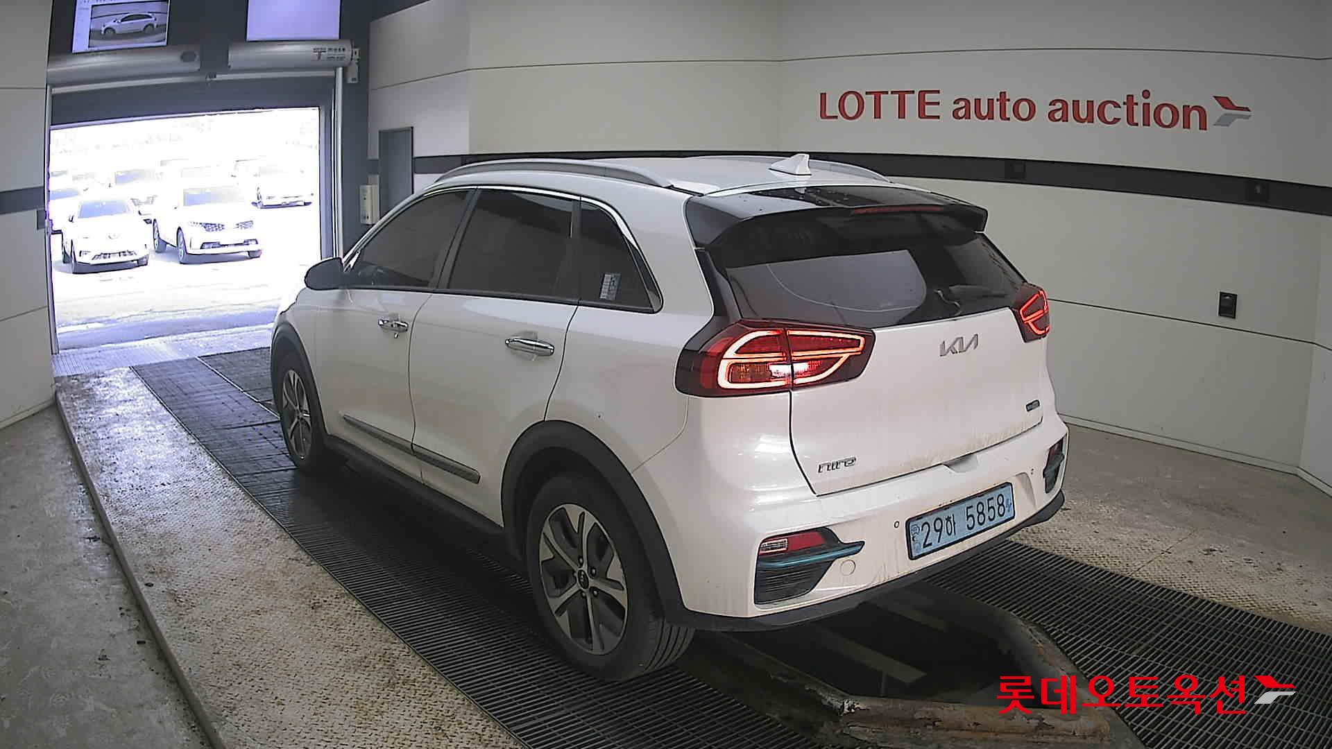 كيا نيرو 2022 - صورة 4