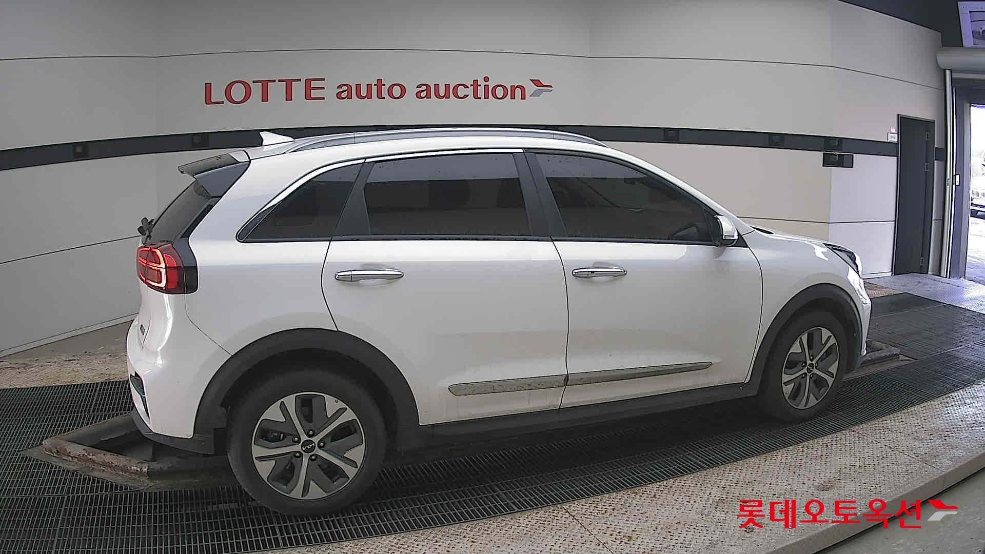 كيا نيرو 2022 - صورة 20