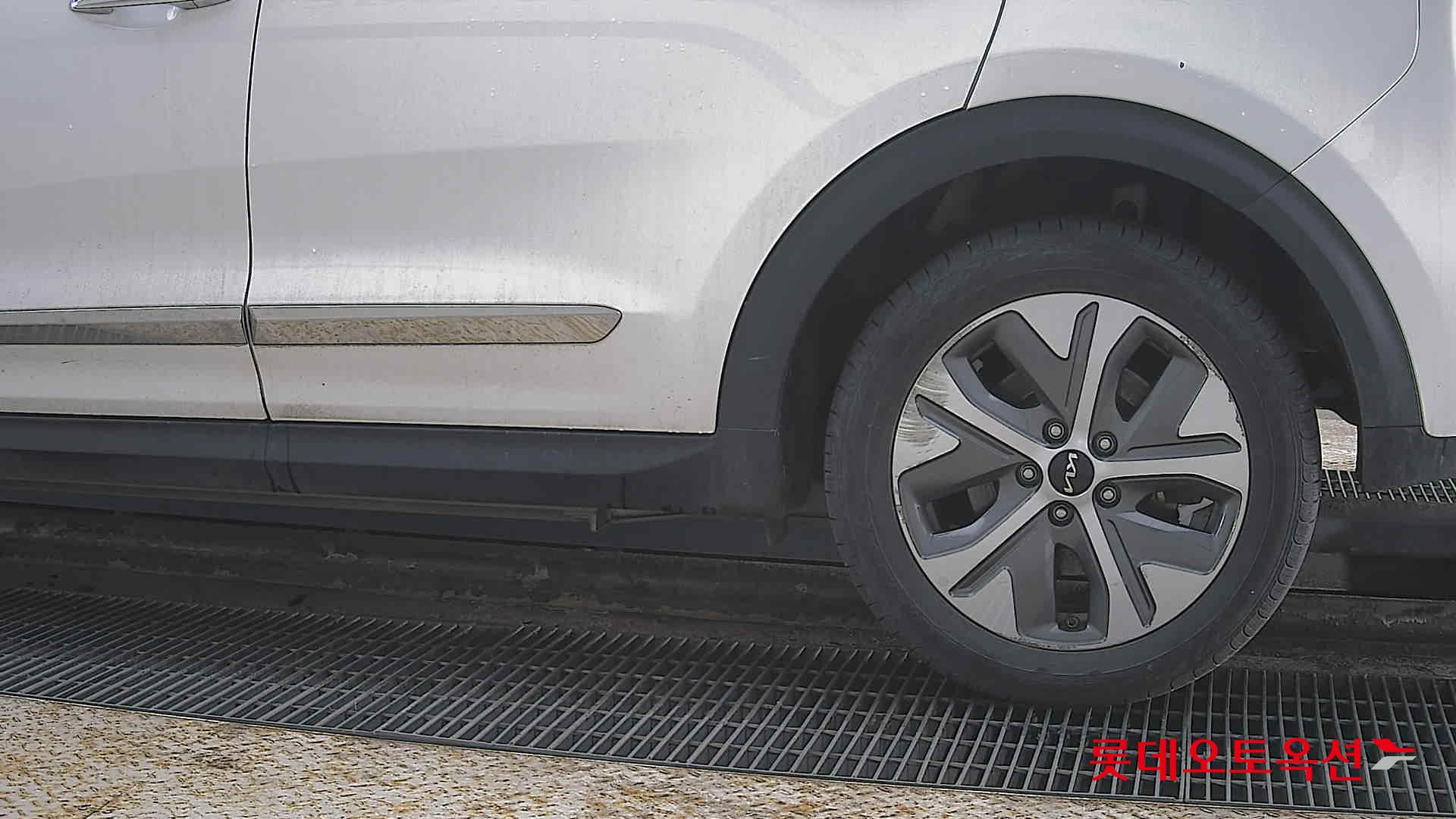 كيا نيرو 2022 - صورة 26