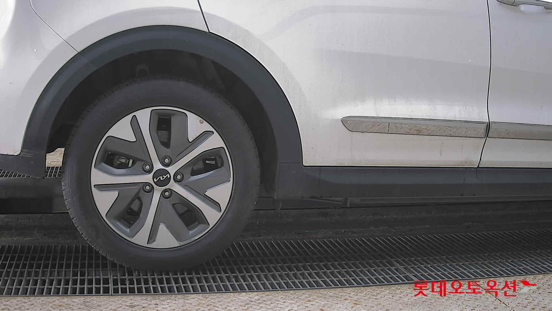 كيا نيرو 2022 - صورة 28