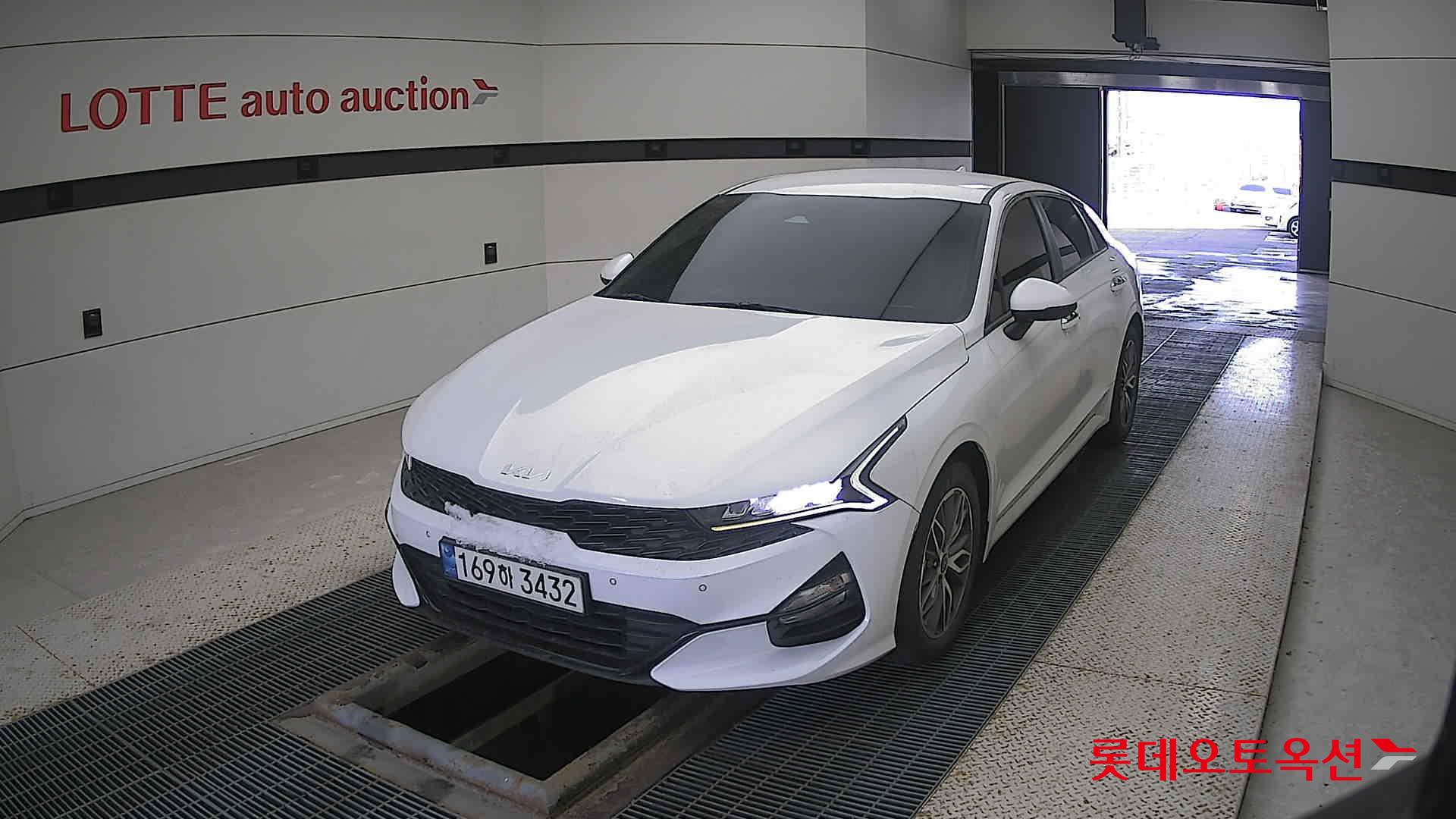 Kia K5 2022 Snow White Pearl (optional) из Кореи