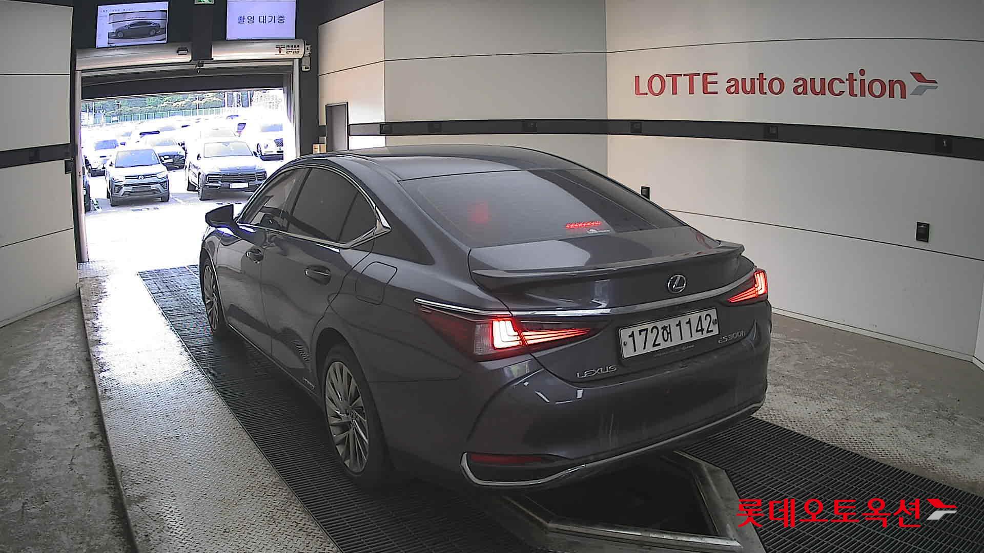 LEXUS ES - 16